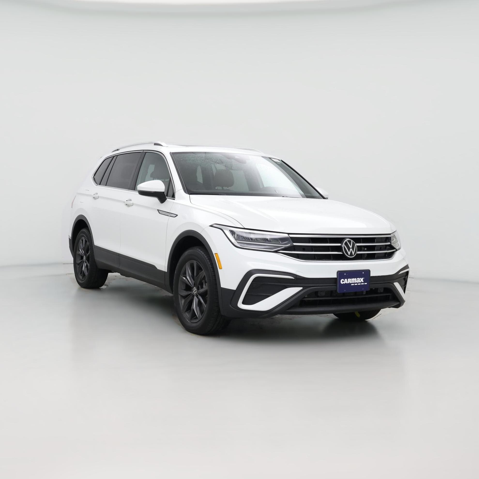 Thumbnail: 2023 Volkswagen Tiguan - 1