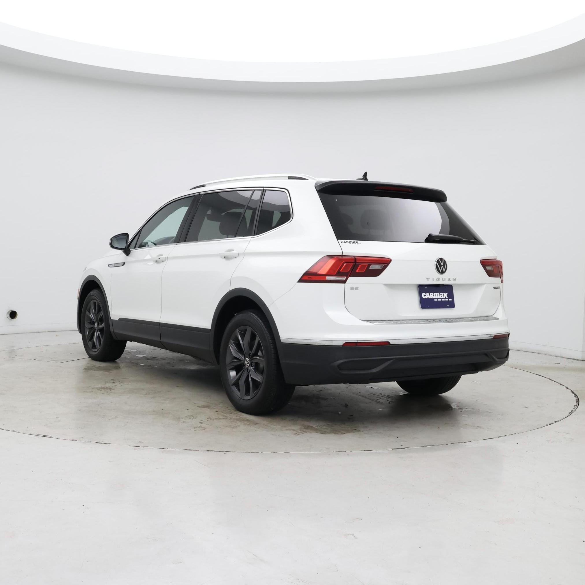 Thumbnail: 2023 Volkswagen Tiguan - 2