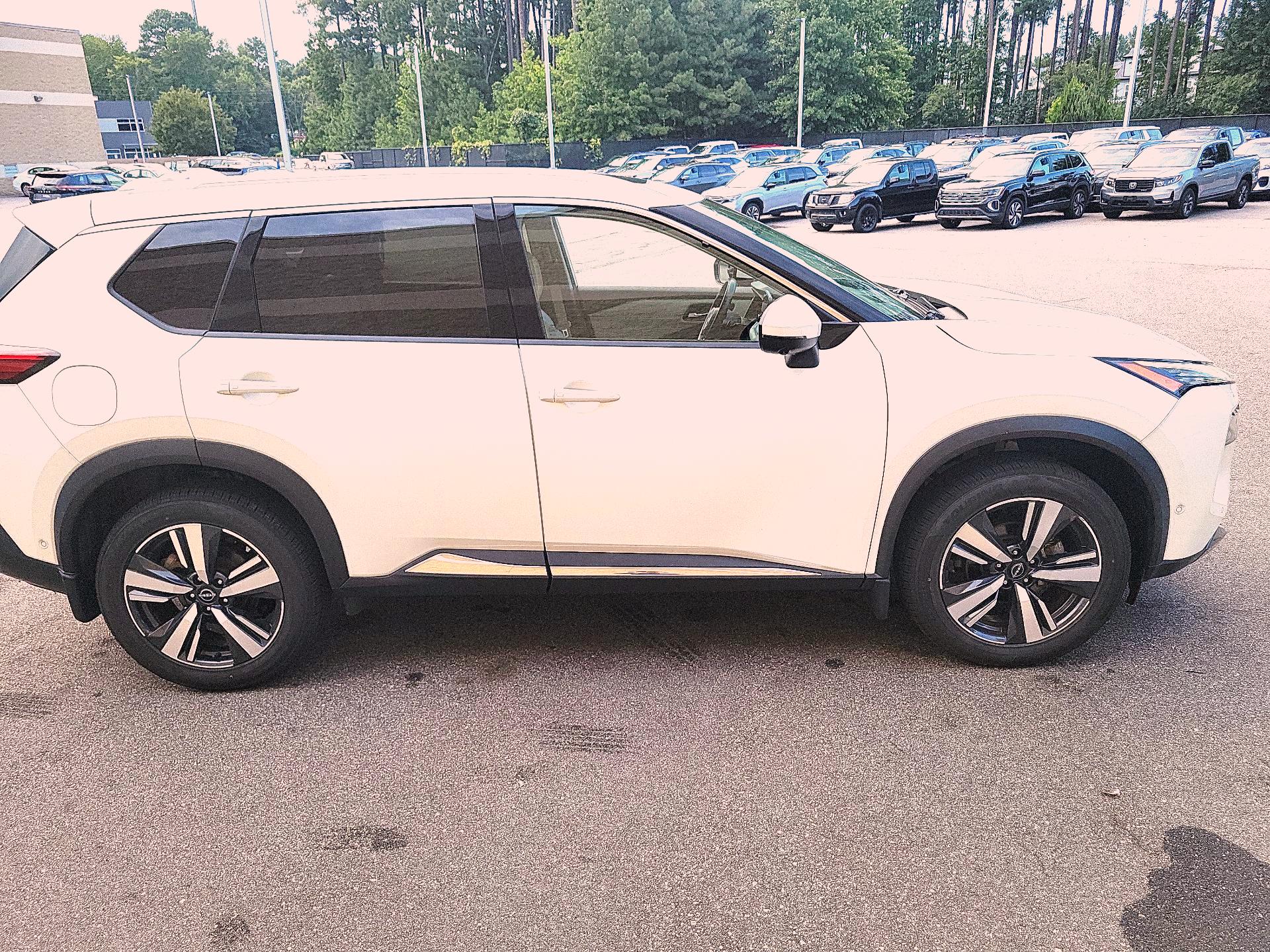 Thumbnail: 2023 Nissan Rogue - 4