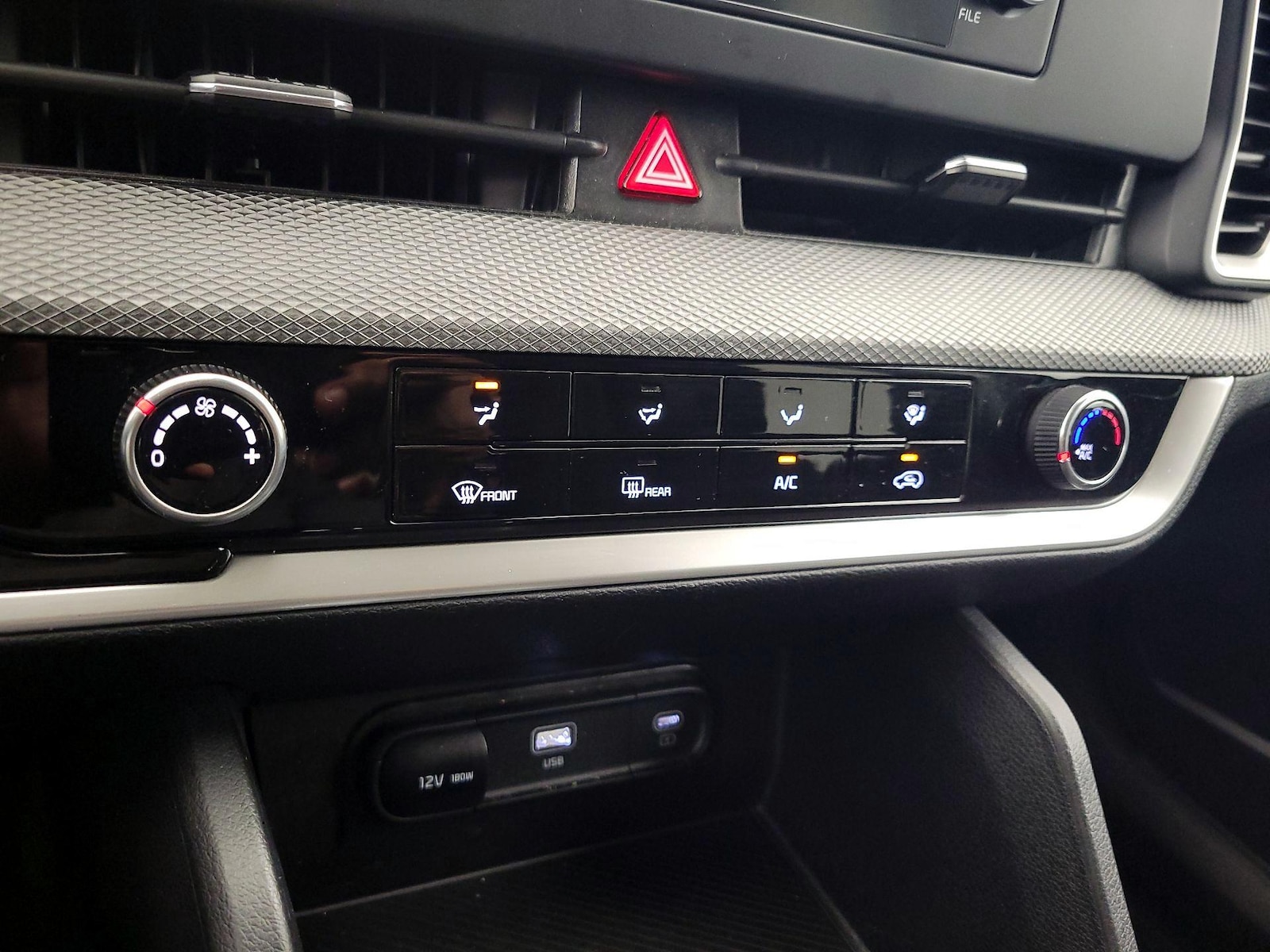 2023 Kia Sportage LX - Photo 17