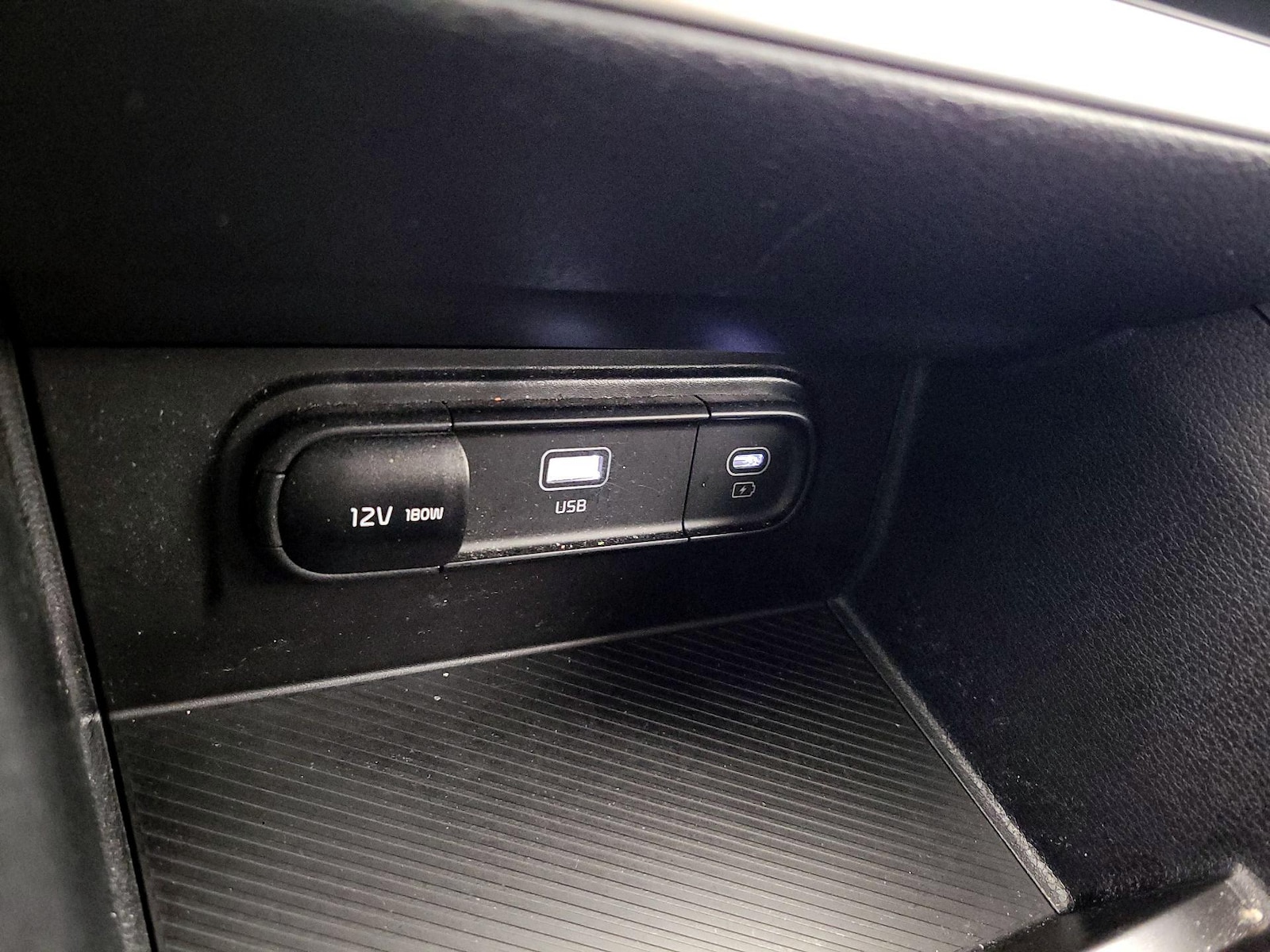 2023 Kia Sportage LX - Photo 19