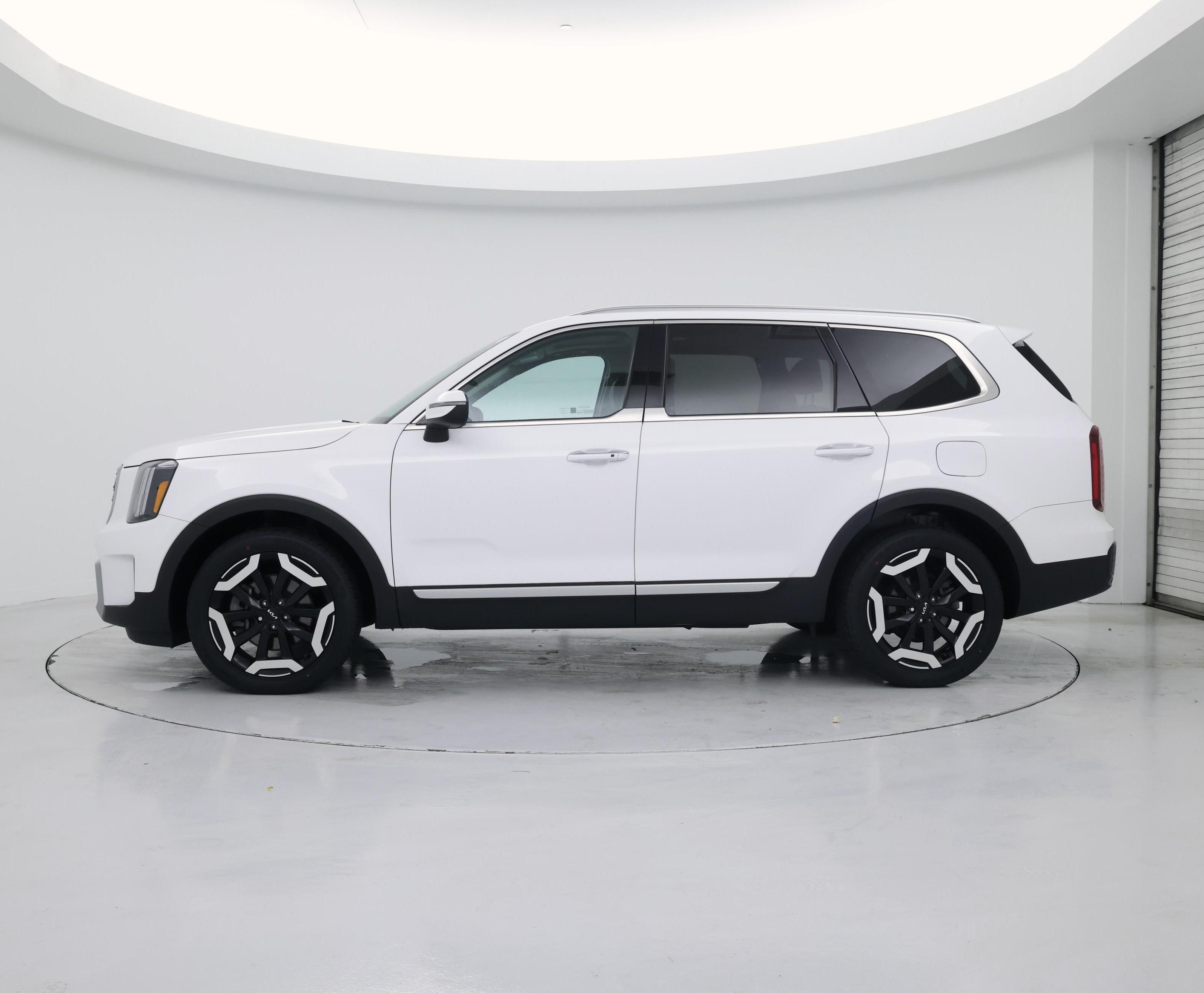 Thumbnail: 2023 Kia Telluride - 3