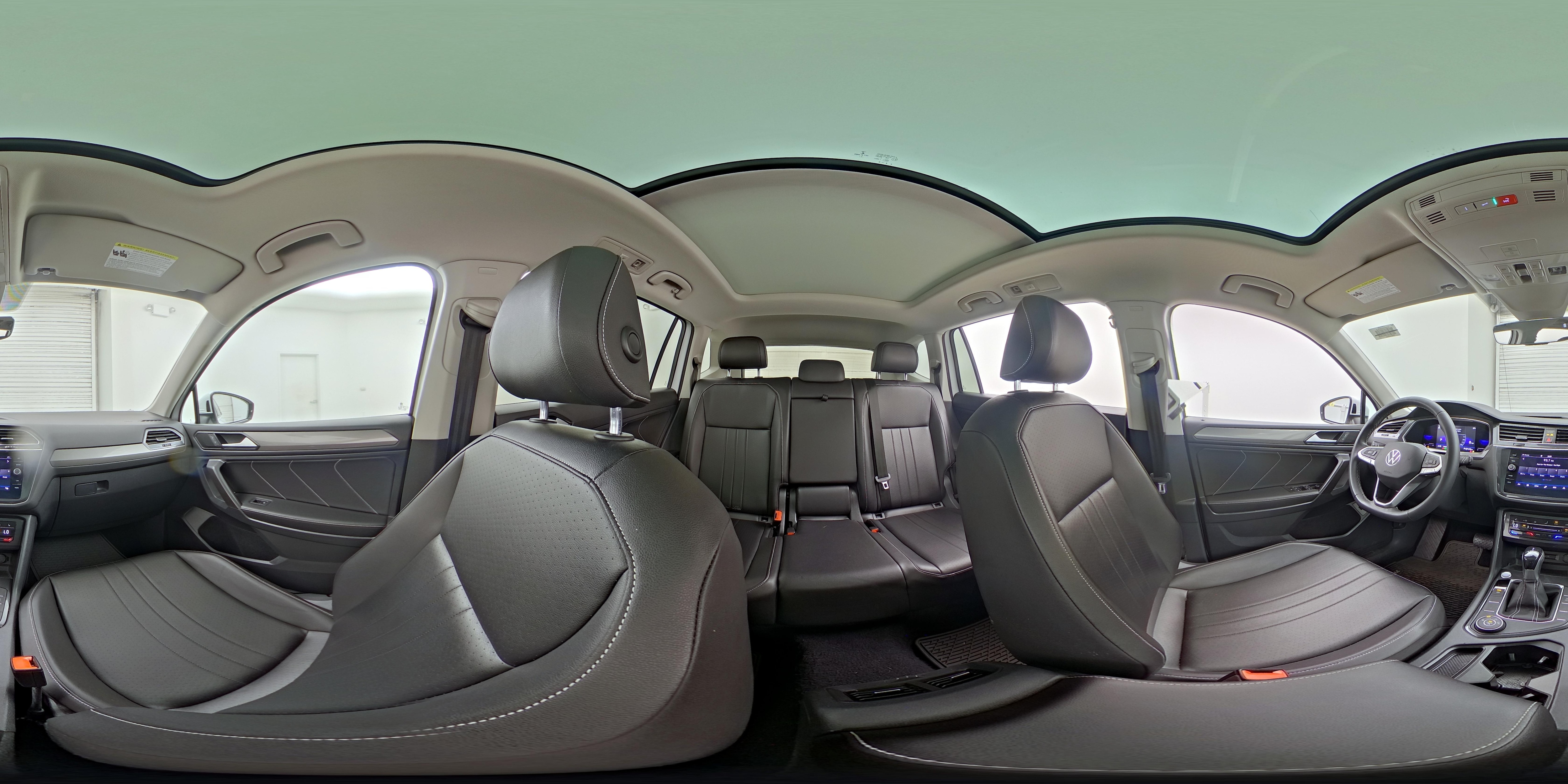 2022 Volkswagen Tiguan SE - Photo 26