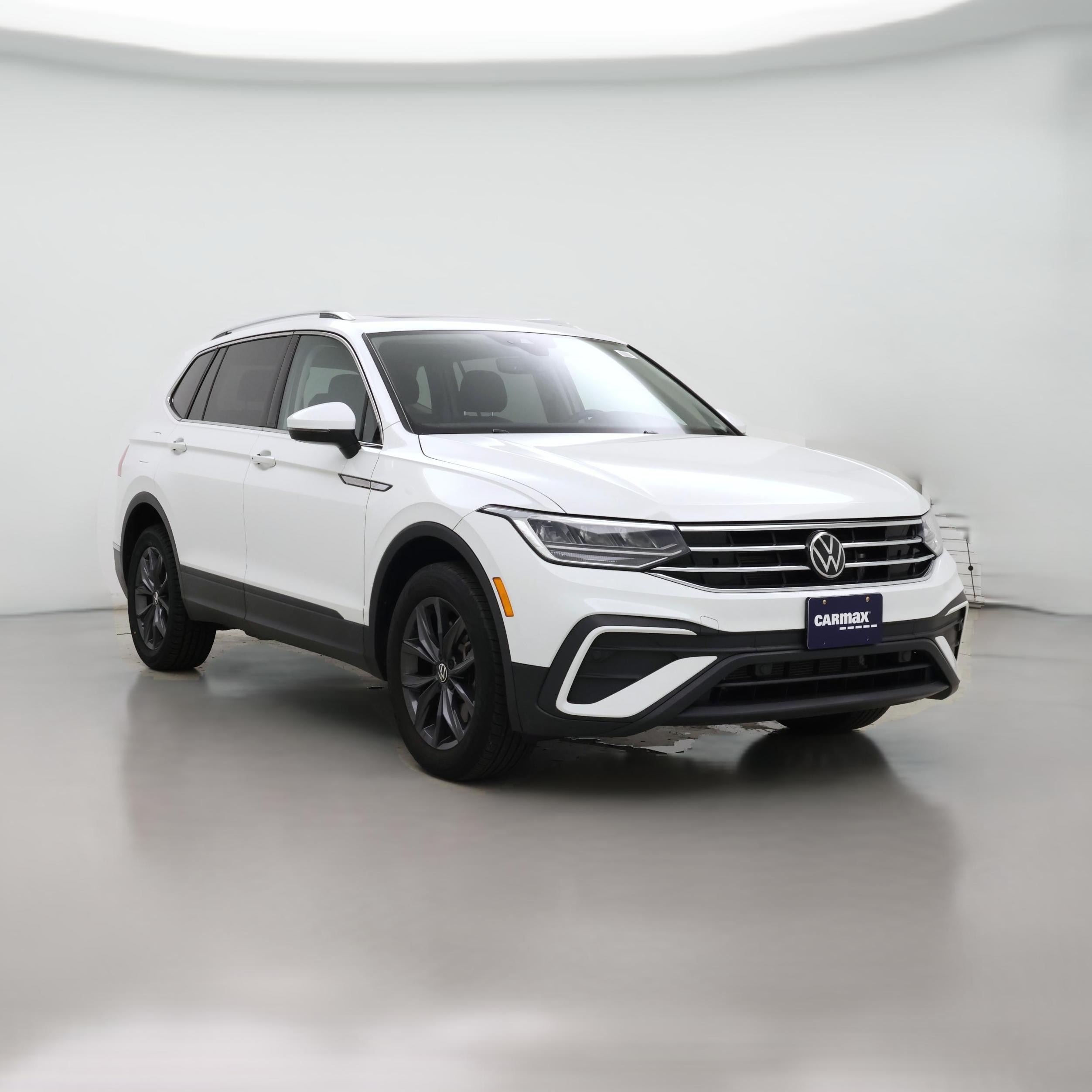 Thumbnail: 2022 Volkswagen Tiguan - 1