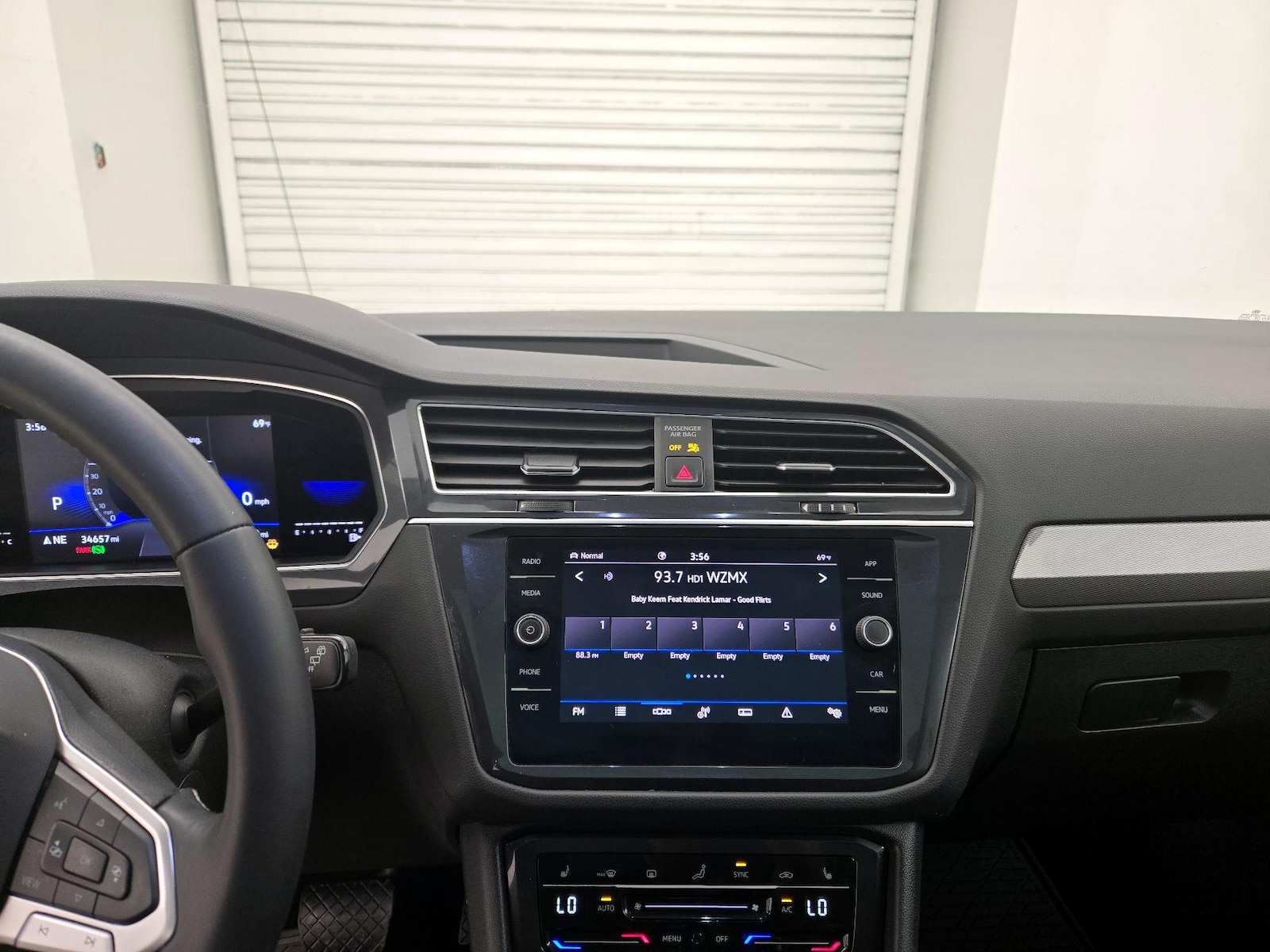 2022 Volkswagen Tiguan SE - Photo 10