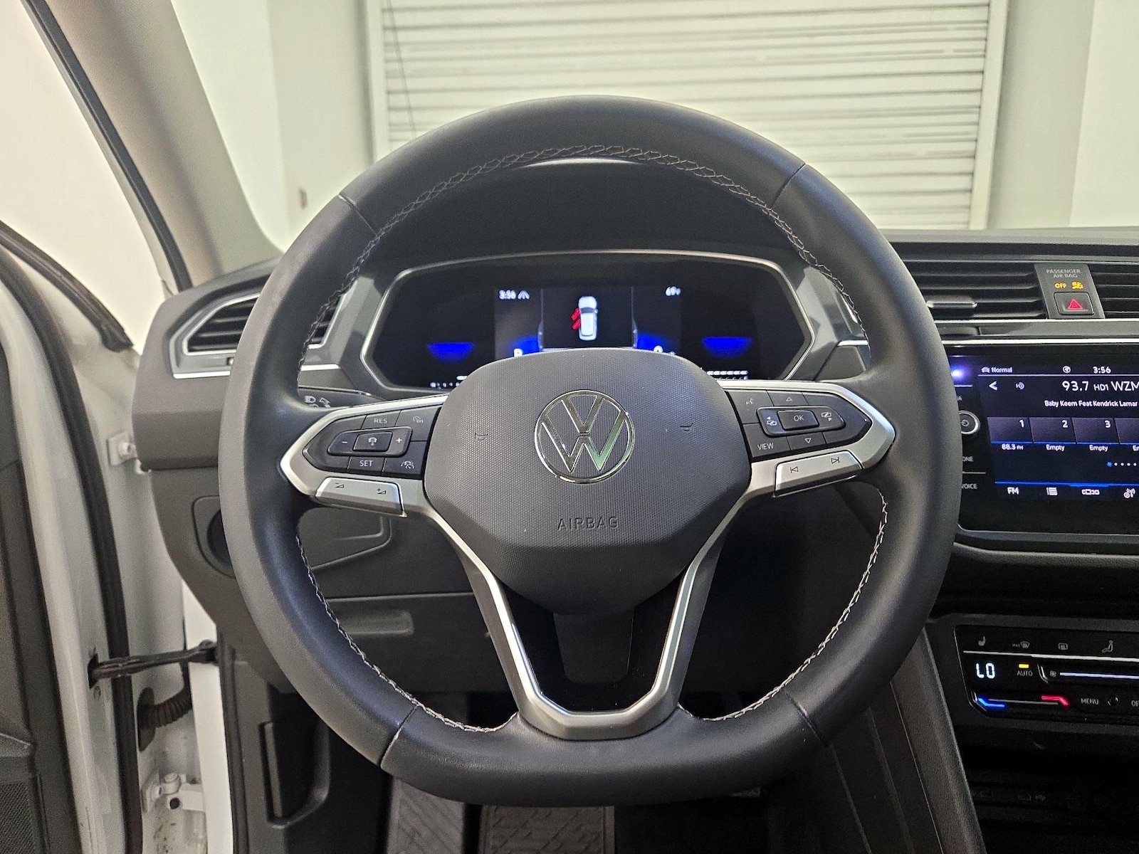 2022 Volkswagen Tiguan SE - Photo 11