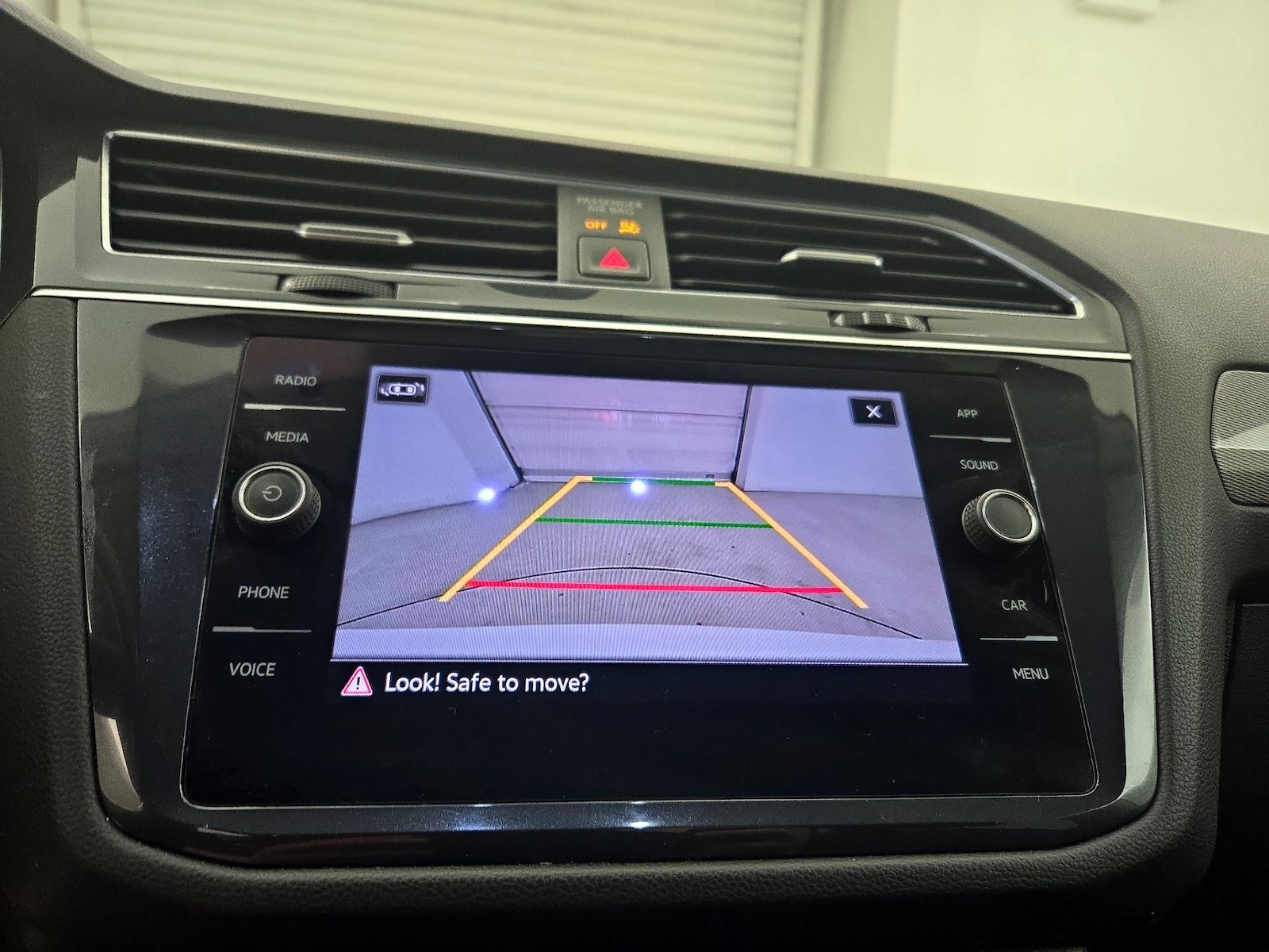 2022 Volkswagen Tiguan SE - Photo 15