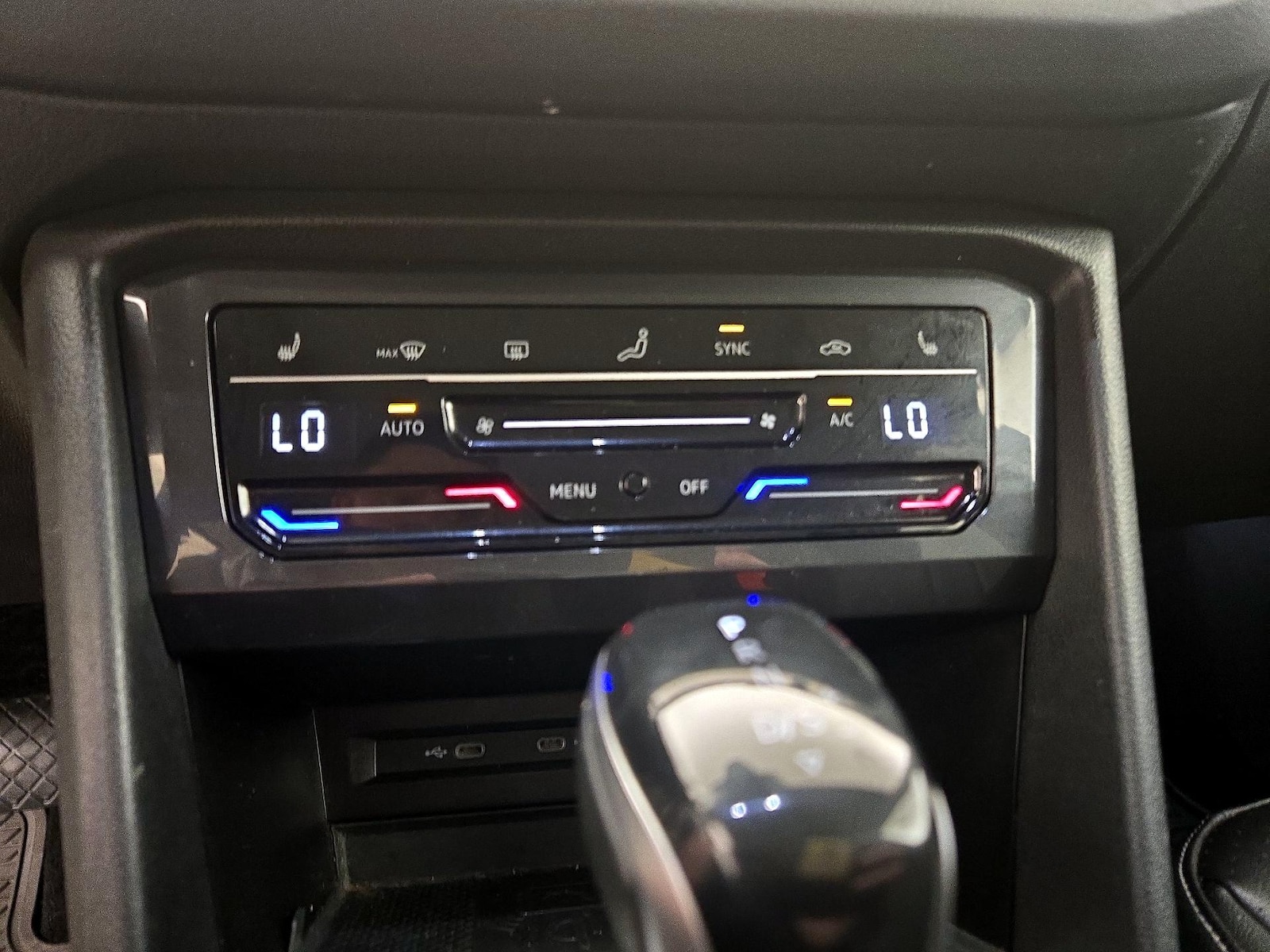 2022 Volkswagen Tiguan SE - Photo 17