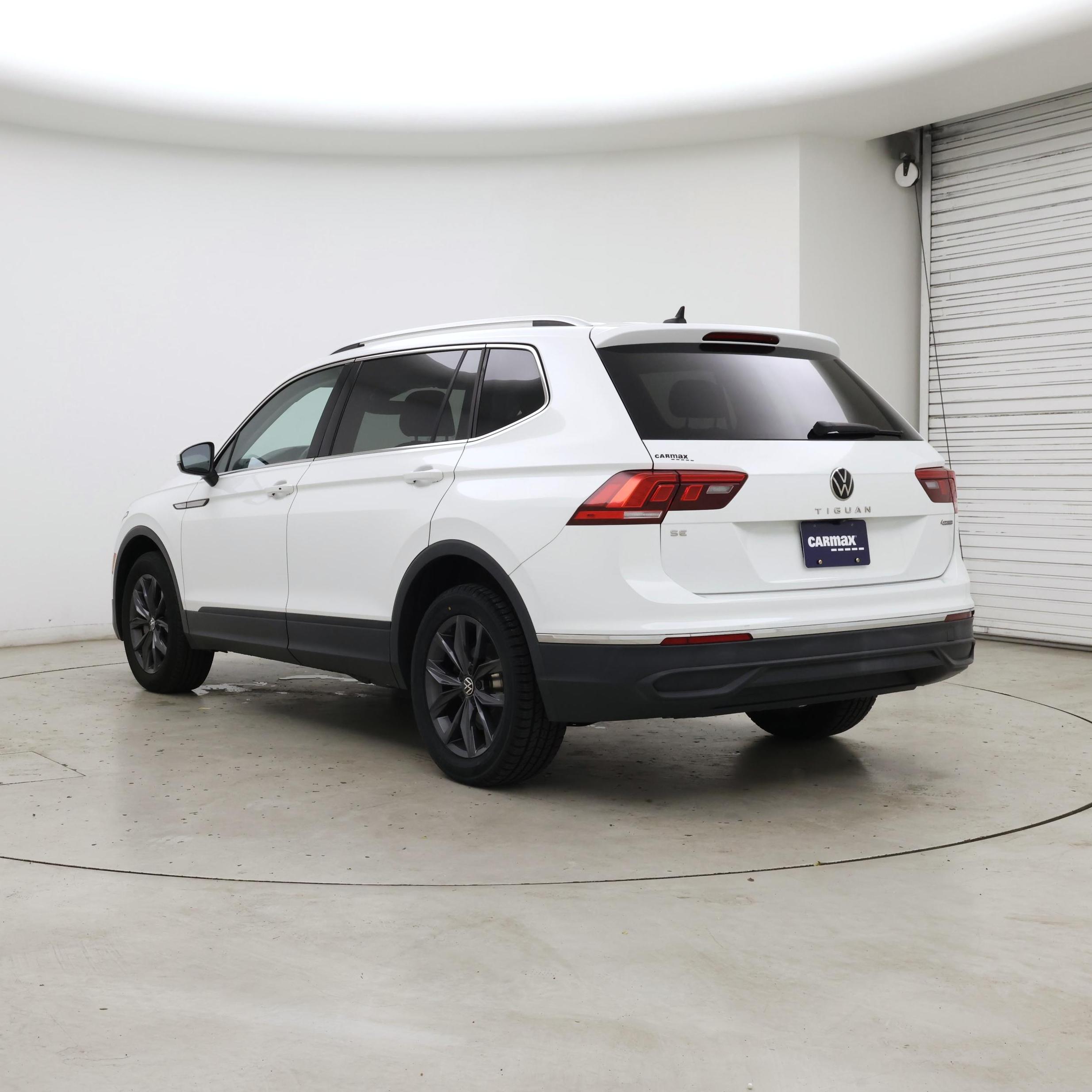 Thumbnail: 2022 Volkswagen Tiguan - 2