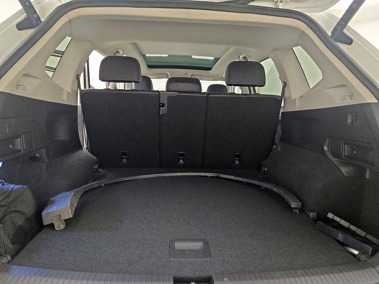 2022 Volkswagen Tiguan SE - Photo 22