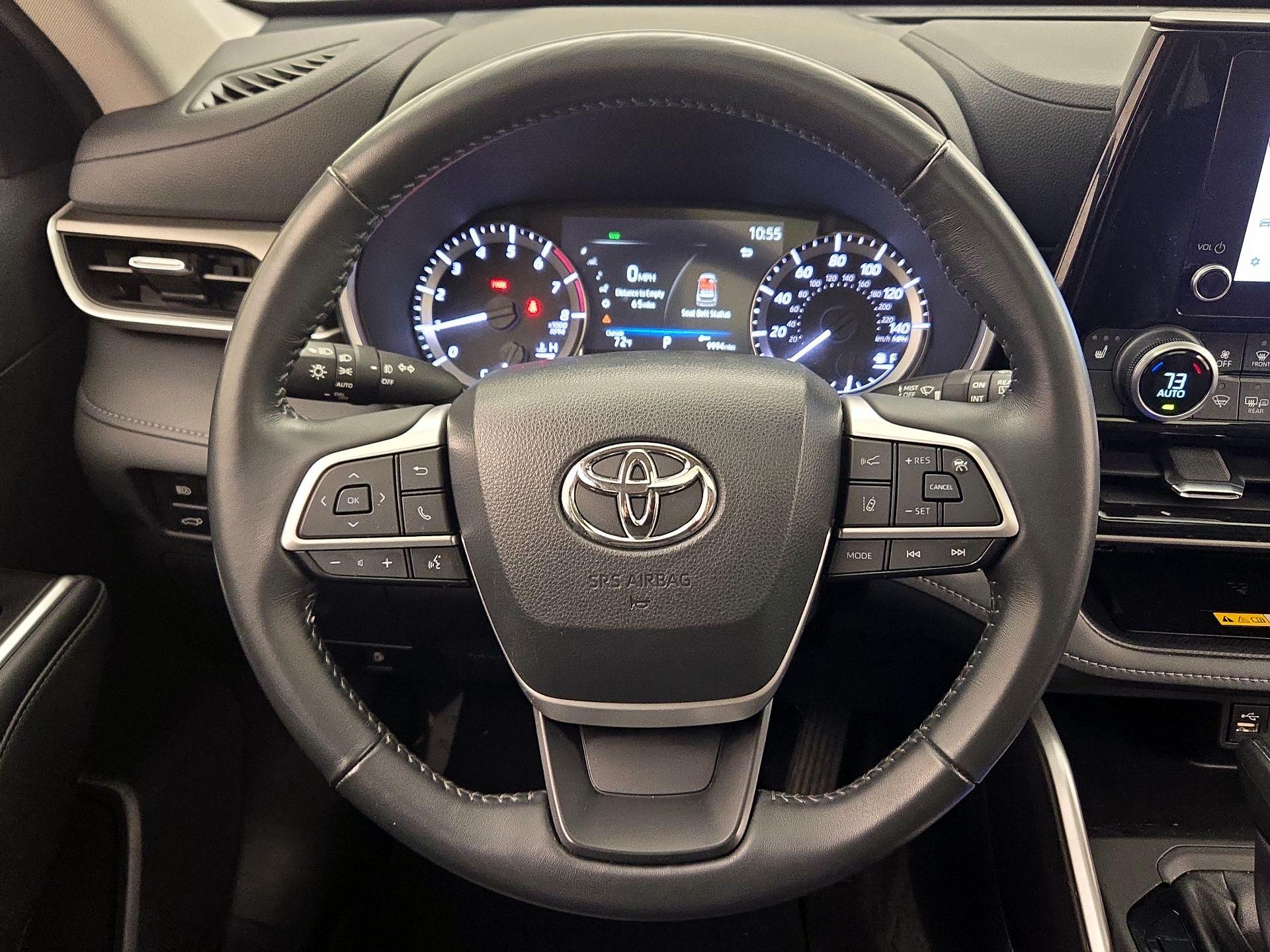 Thumbnail: 2023 Toyota Highlander - 10