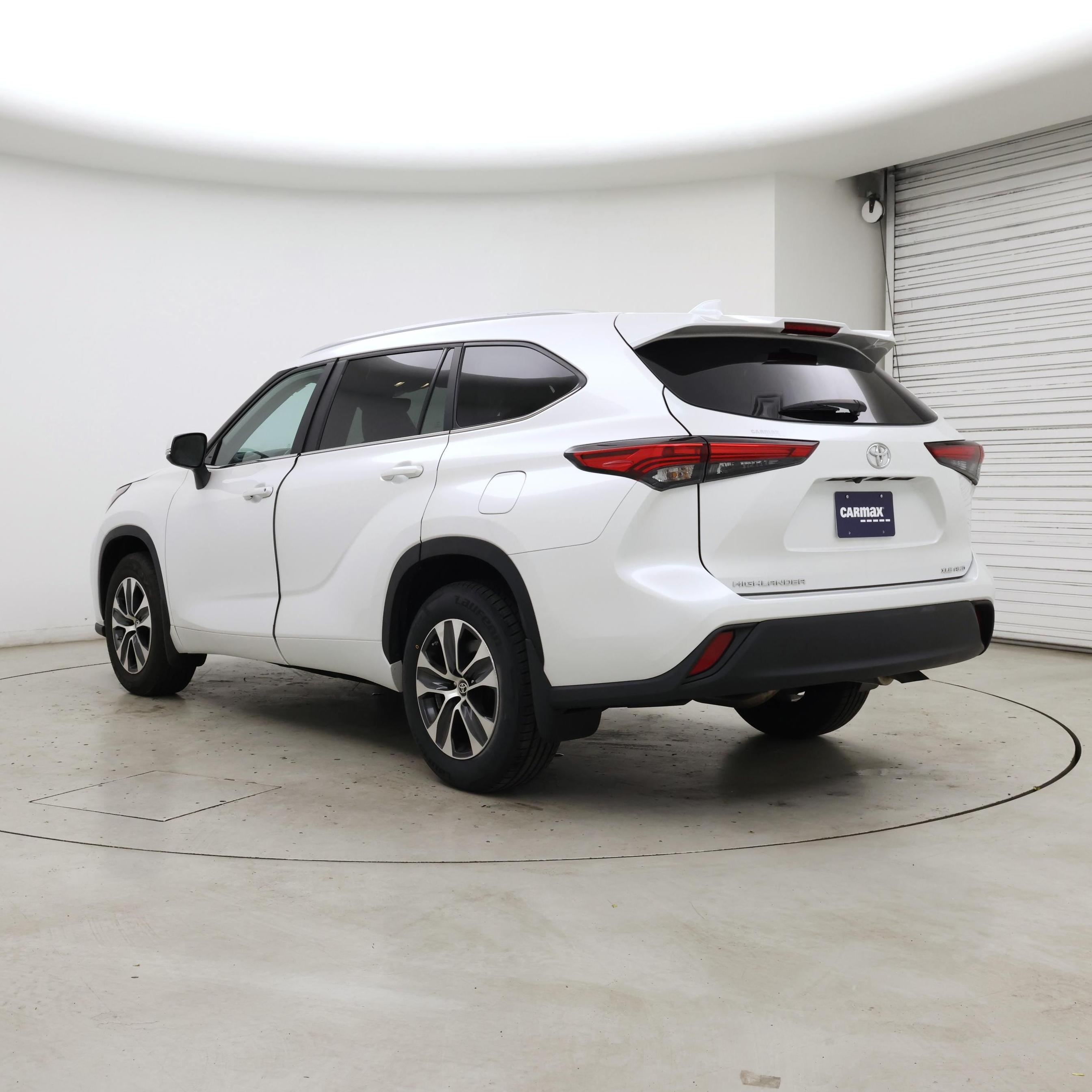 Thumbnail: 2023 Toyota Highlander - 2