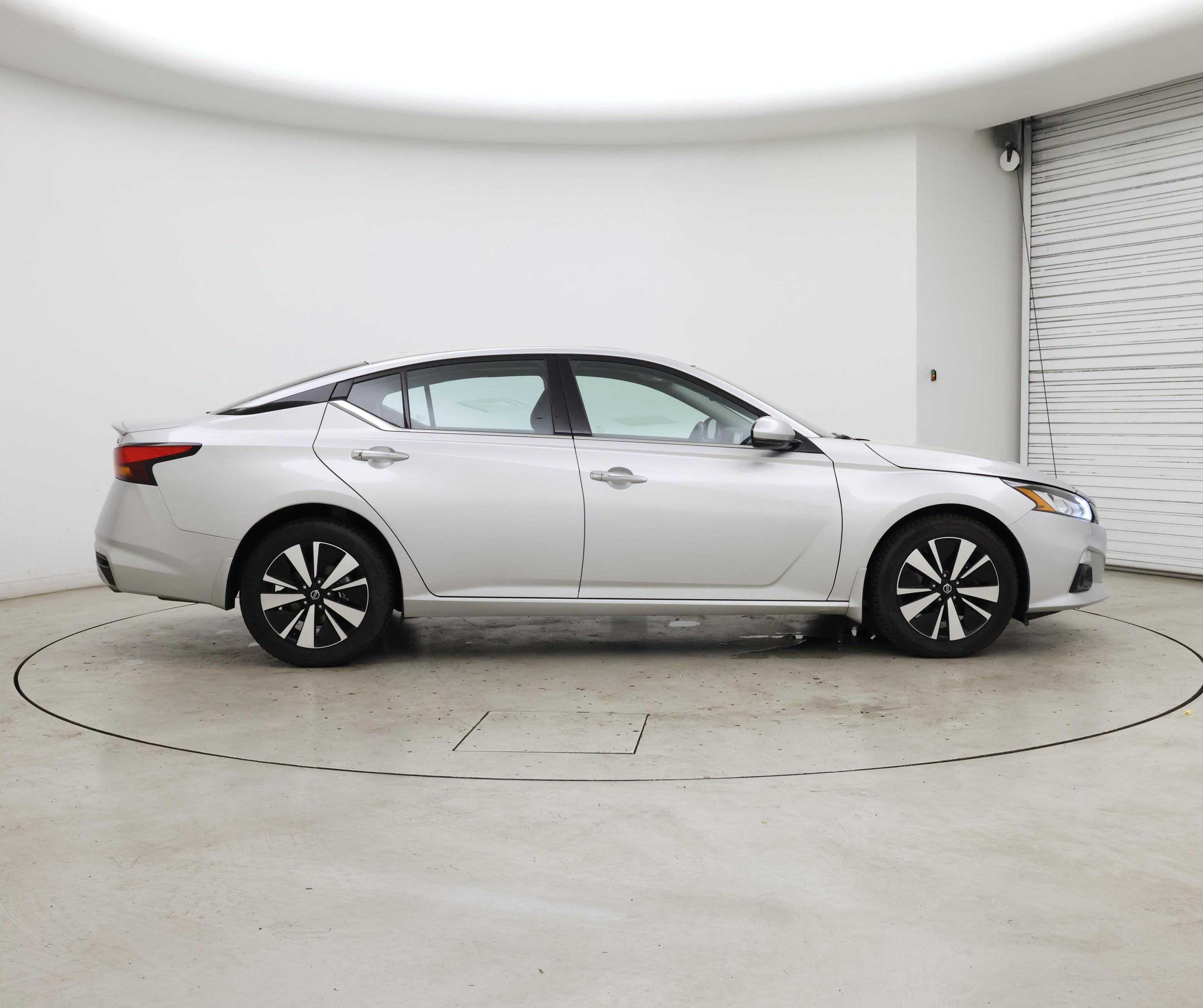 Thumbnail: 2020 Nissan Altima - 7