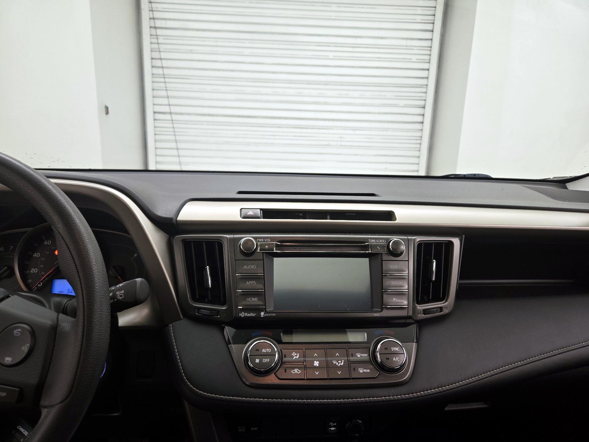 Thumbnail: 2014 Toyota RAV4 - 9