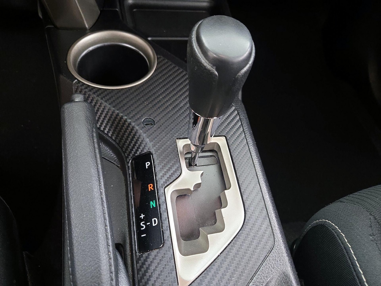 2014 Toyota RAV4 XLE - Photo 18