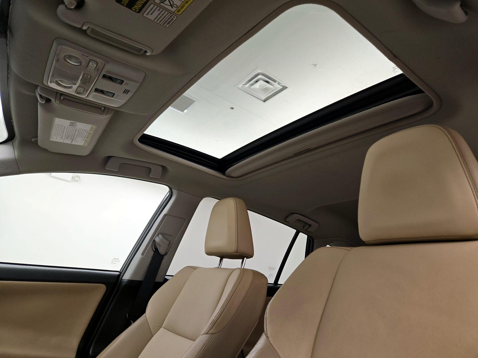 Thumbnail: 2015 Toyota RAV4 - 19