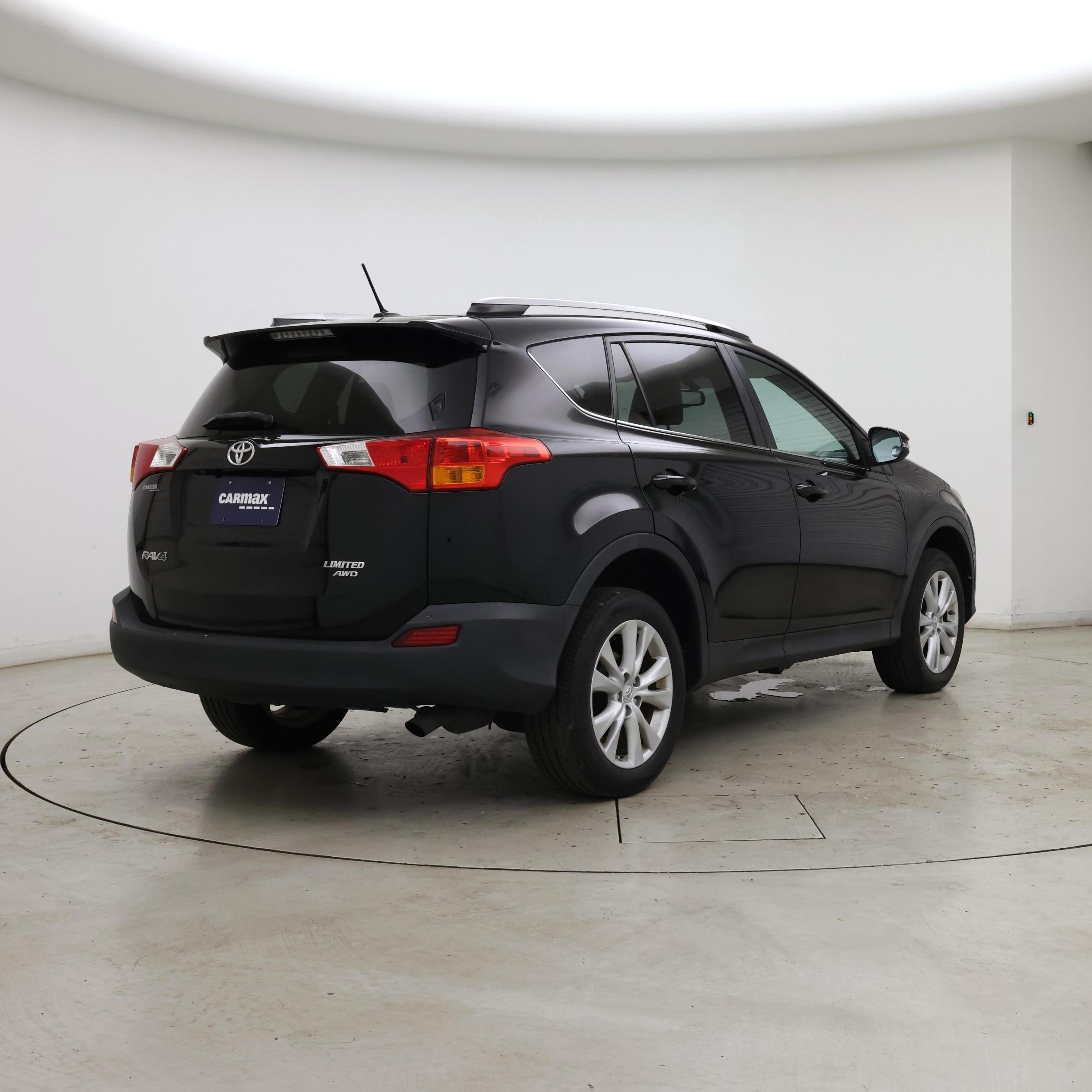 Thumbnail: 2015 Toyota RAV4 - 8