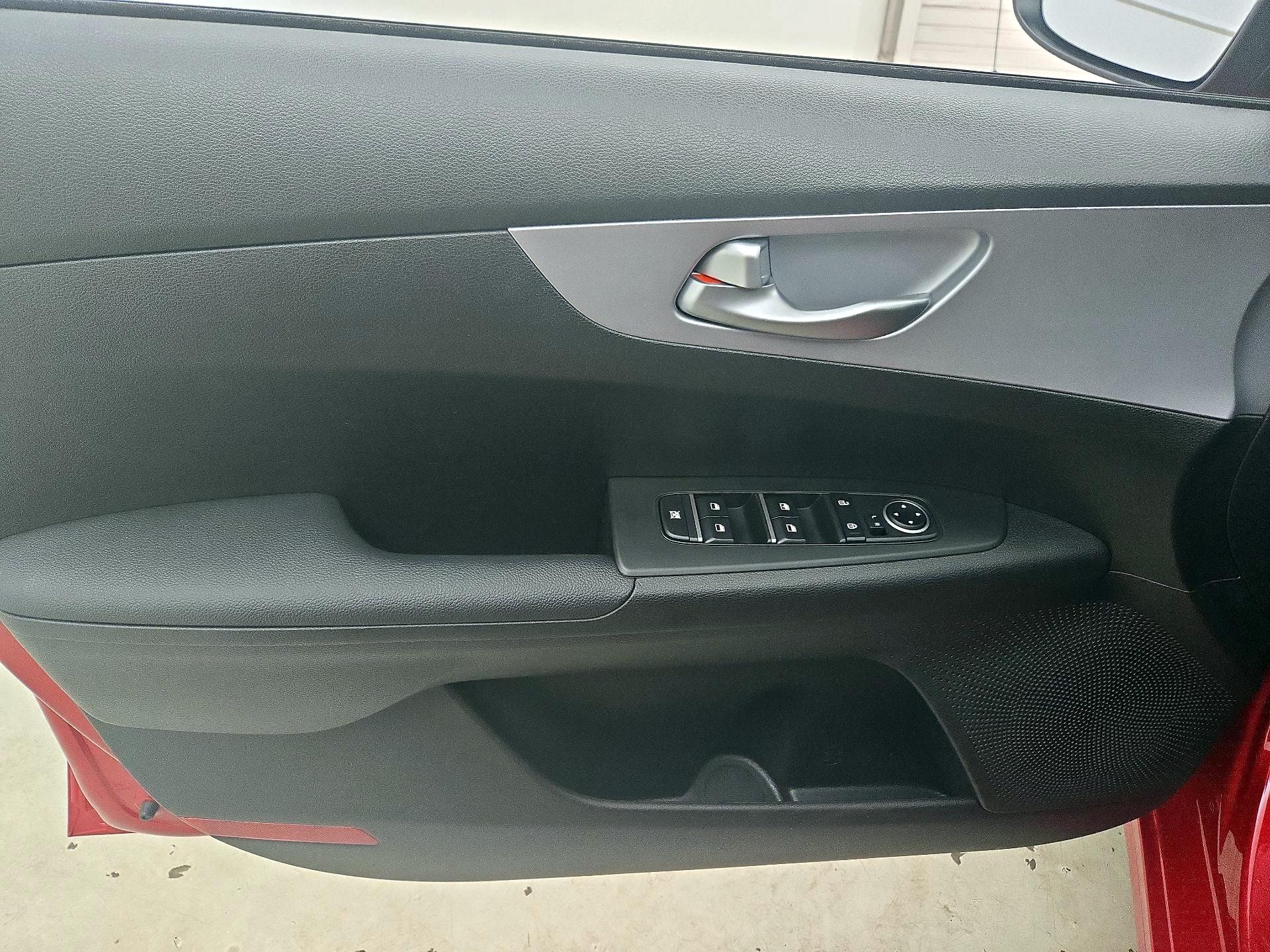 Thumbnail: 2023 Kia Forte - 12