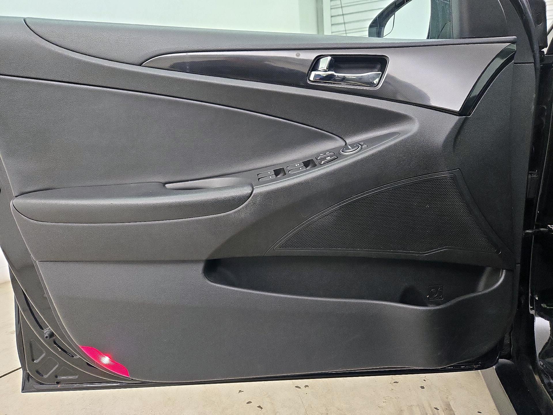 Thumbnail: 2014 Hyundai Sonata - 12