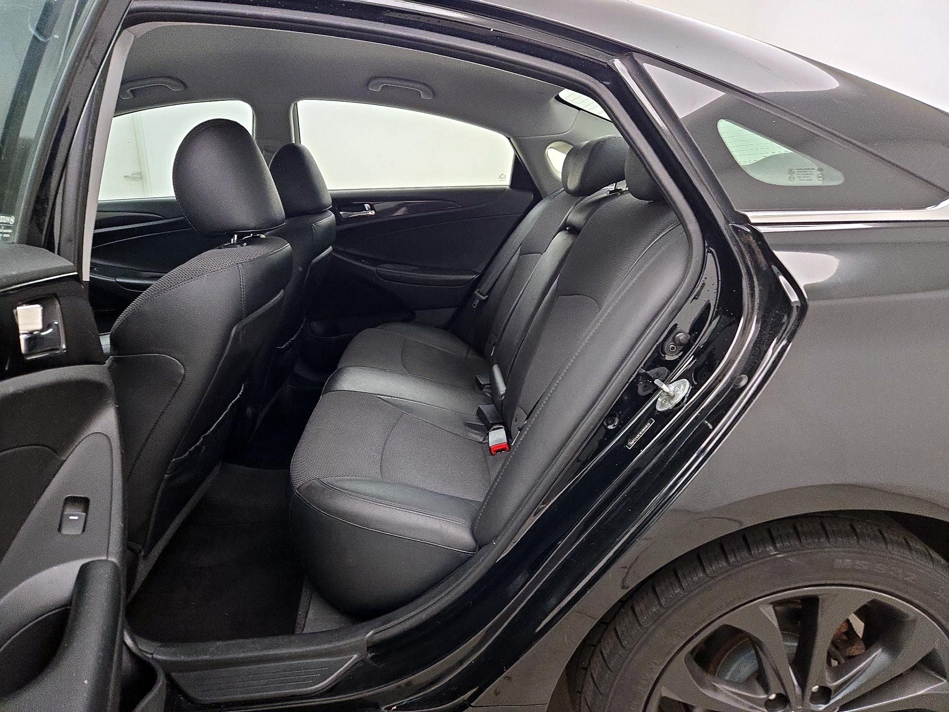 Thumbnail: 2014 Hyundai Sonata - 19