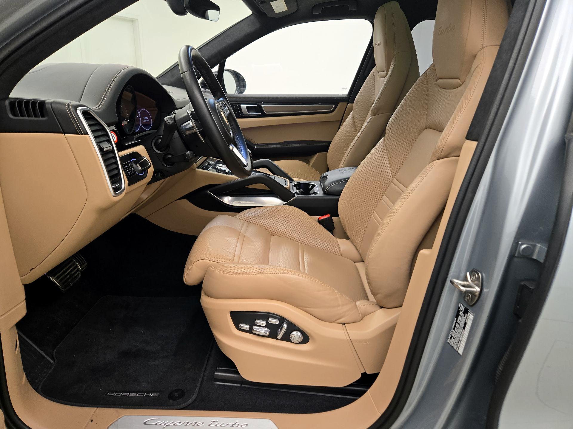 Thumbnail: 2021 Porsche Cayenne - 11