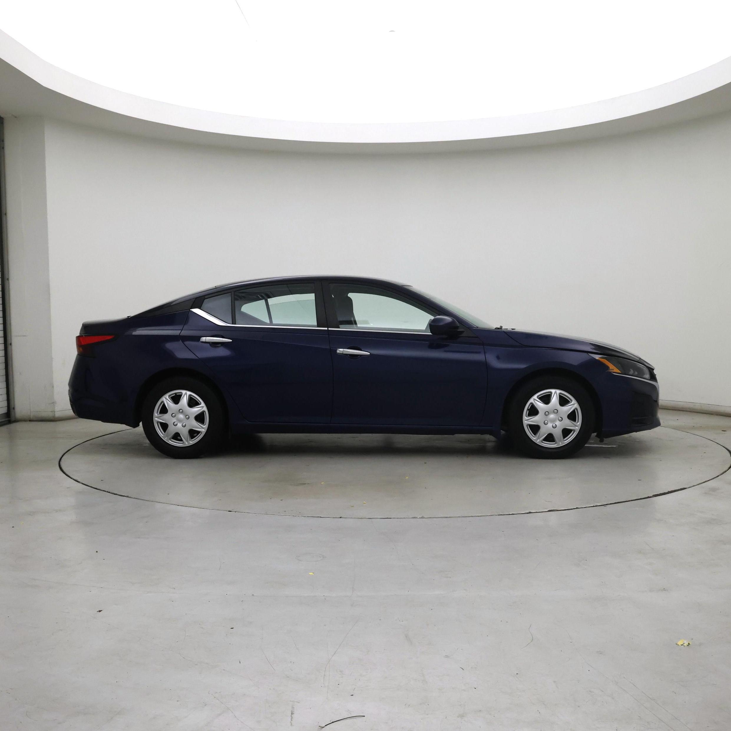 Thumbnail: 2023 Nissan Altima - 7