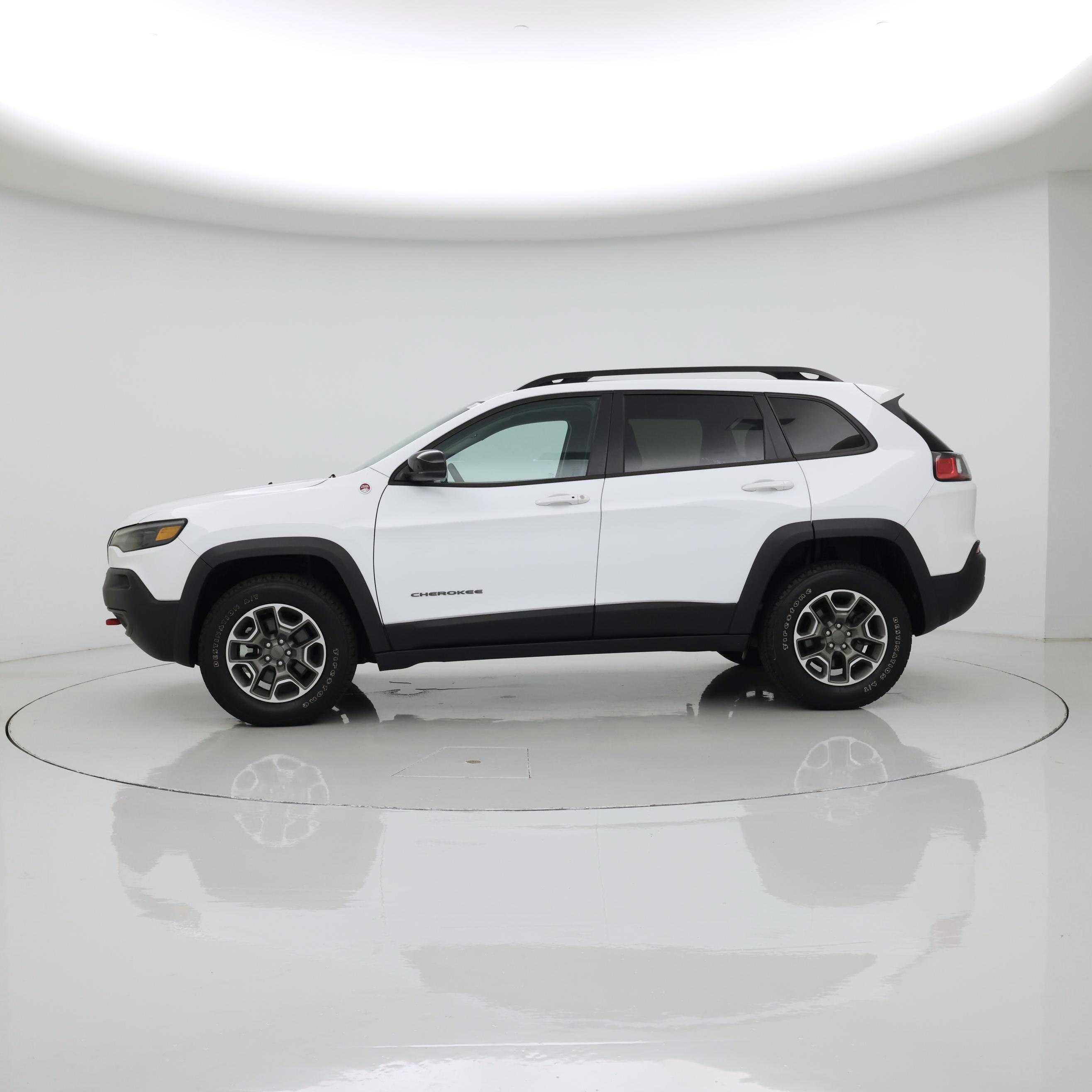 Thumbnail: 2022 Jeep Cherokee - 3