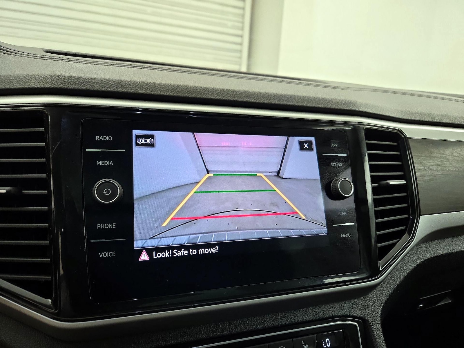 2023 Volkswagen Atlas SE w/Tech - Photo 15