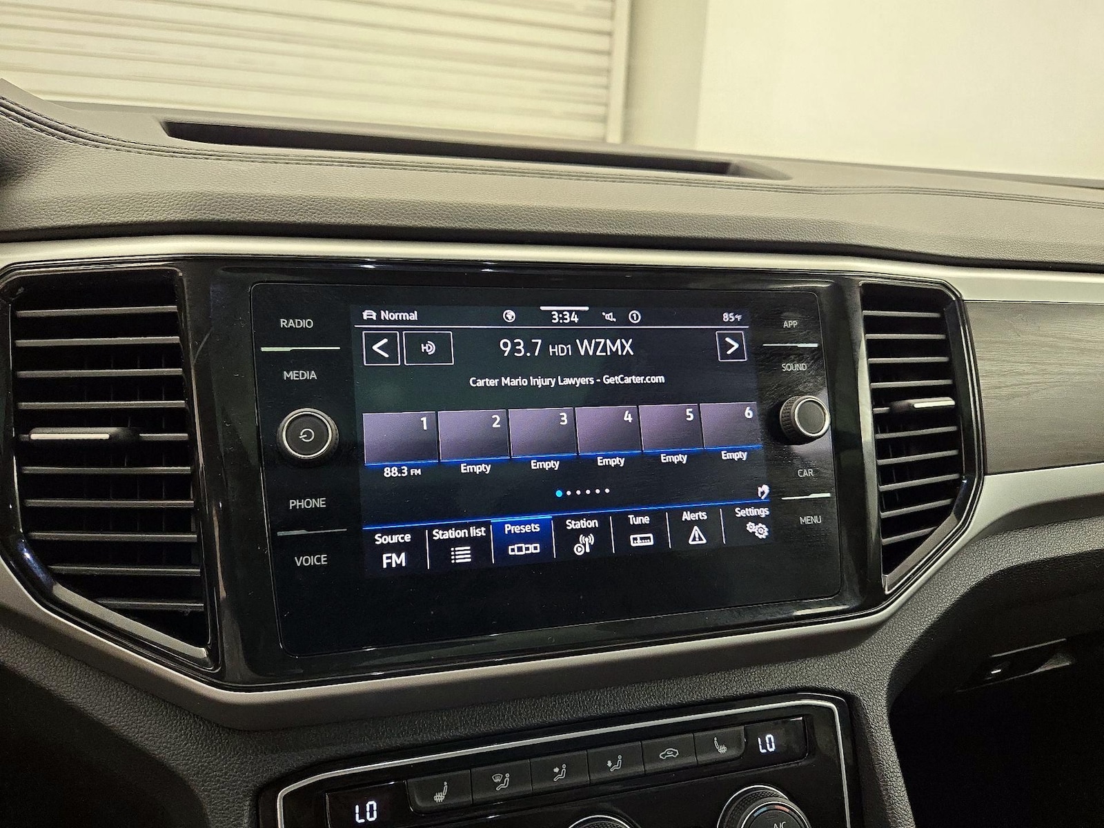 2023 Volkswagen Atlas SE w/Tech - Photo 16