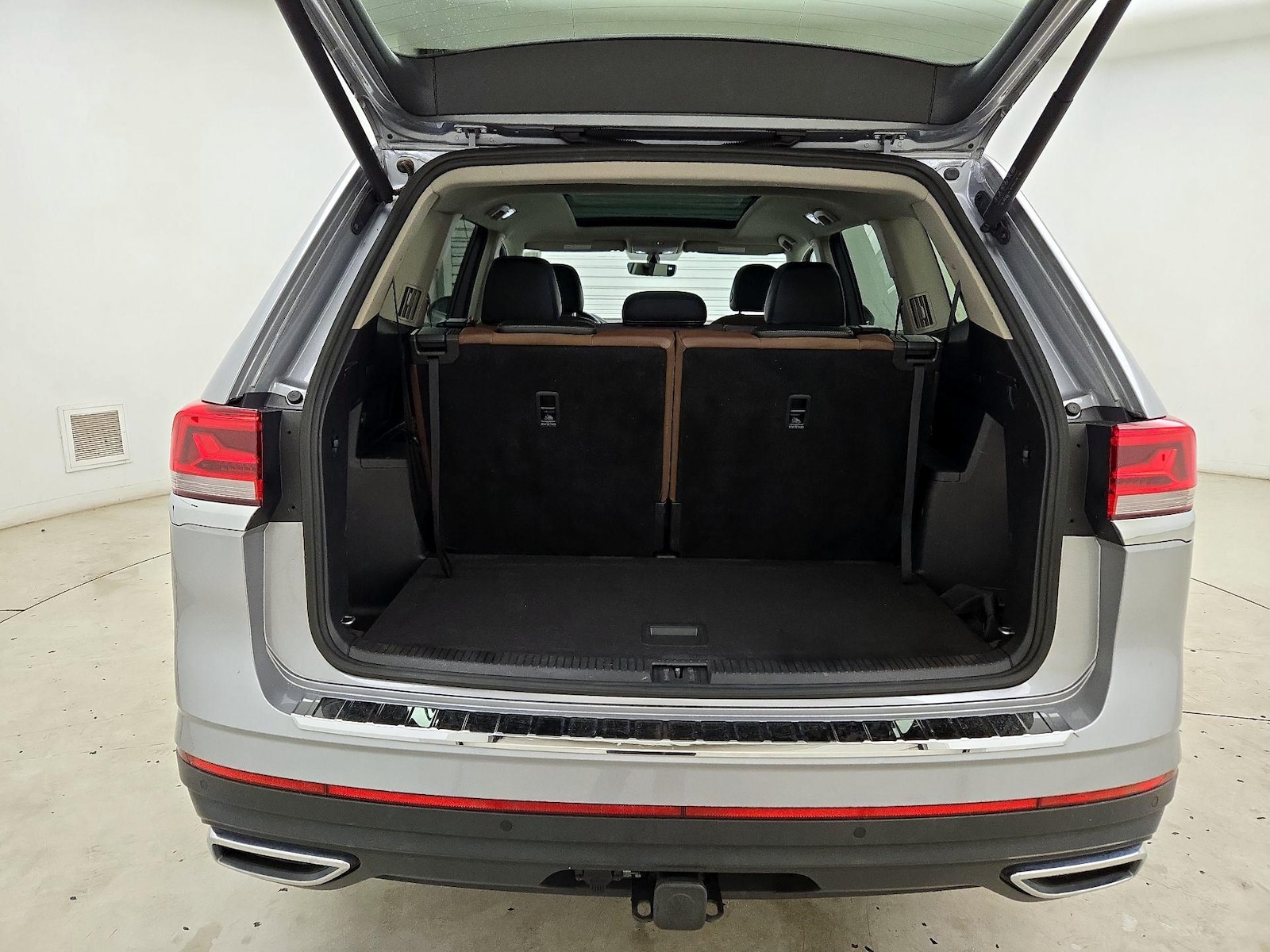 2023 Volkswagen Atlas SE w/Tech - Photo 23
