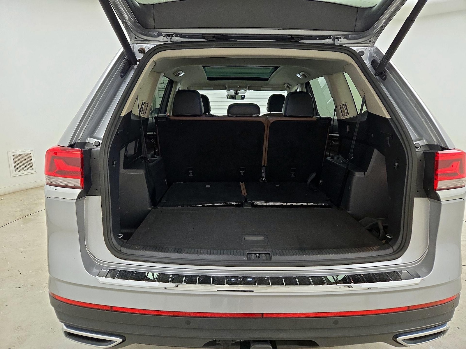 2023 Volkswagen Atlas SE w/Tech - Photo 24