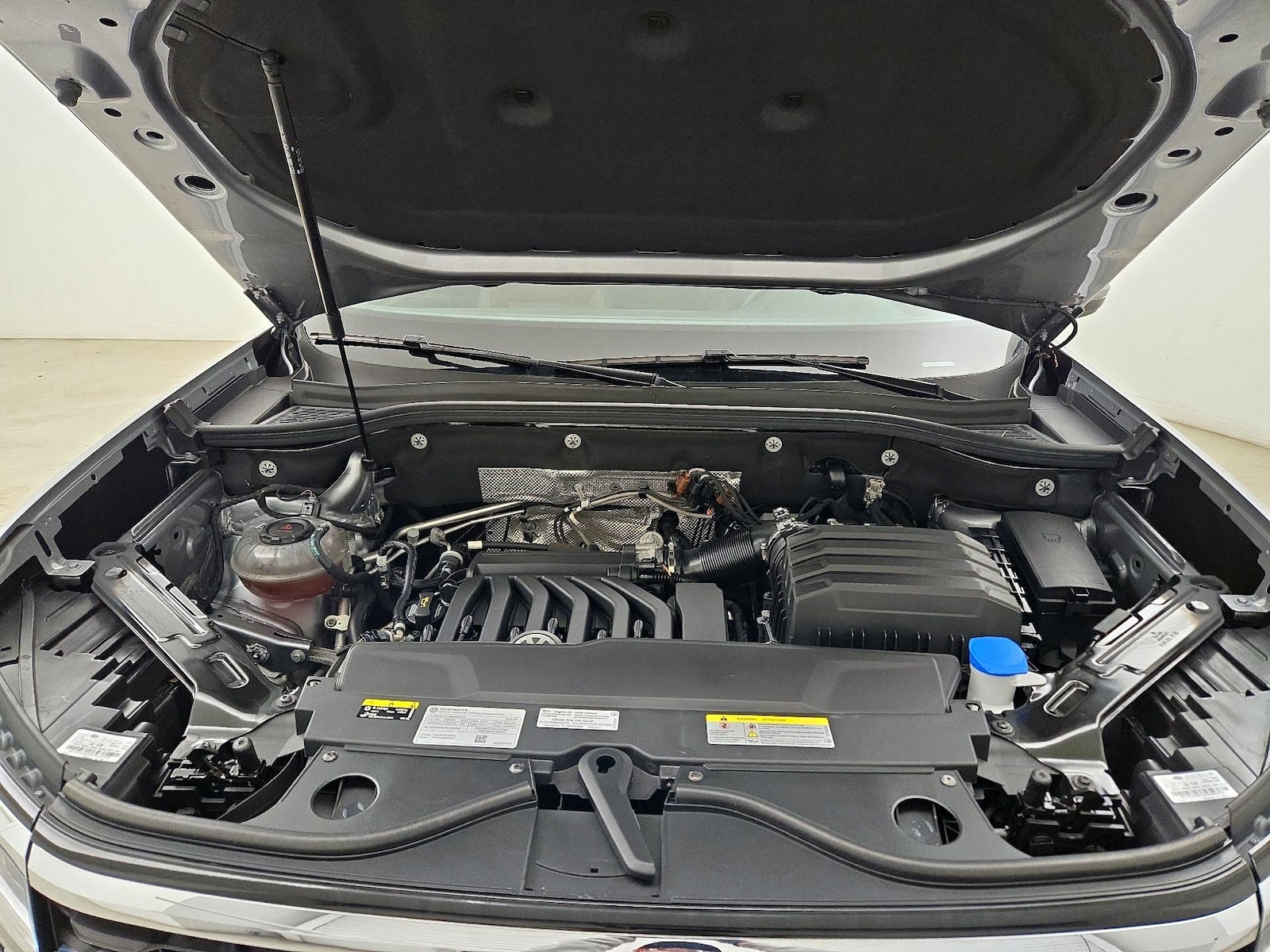 2023 Volkswagen Atlas SE w/Tech - Photo 25