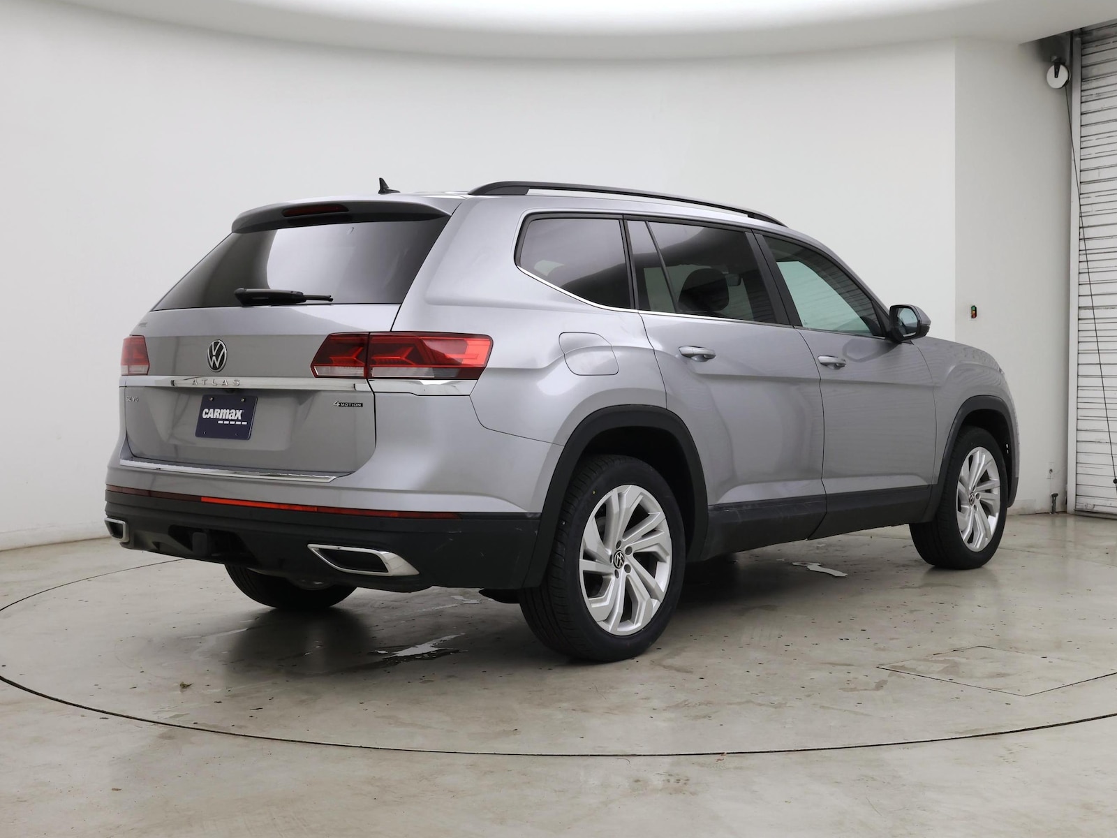 2023 Volkswagen Atlas SE w/Tech - Photo 9