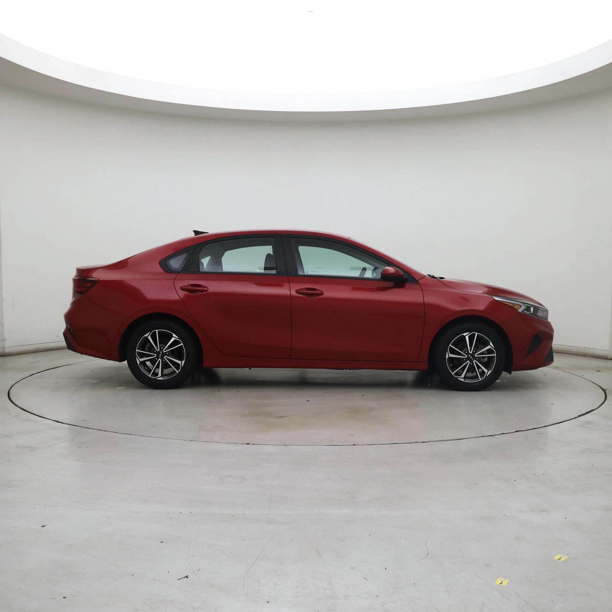 Thumbnail: 2023 Kia Forte - 7