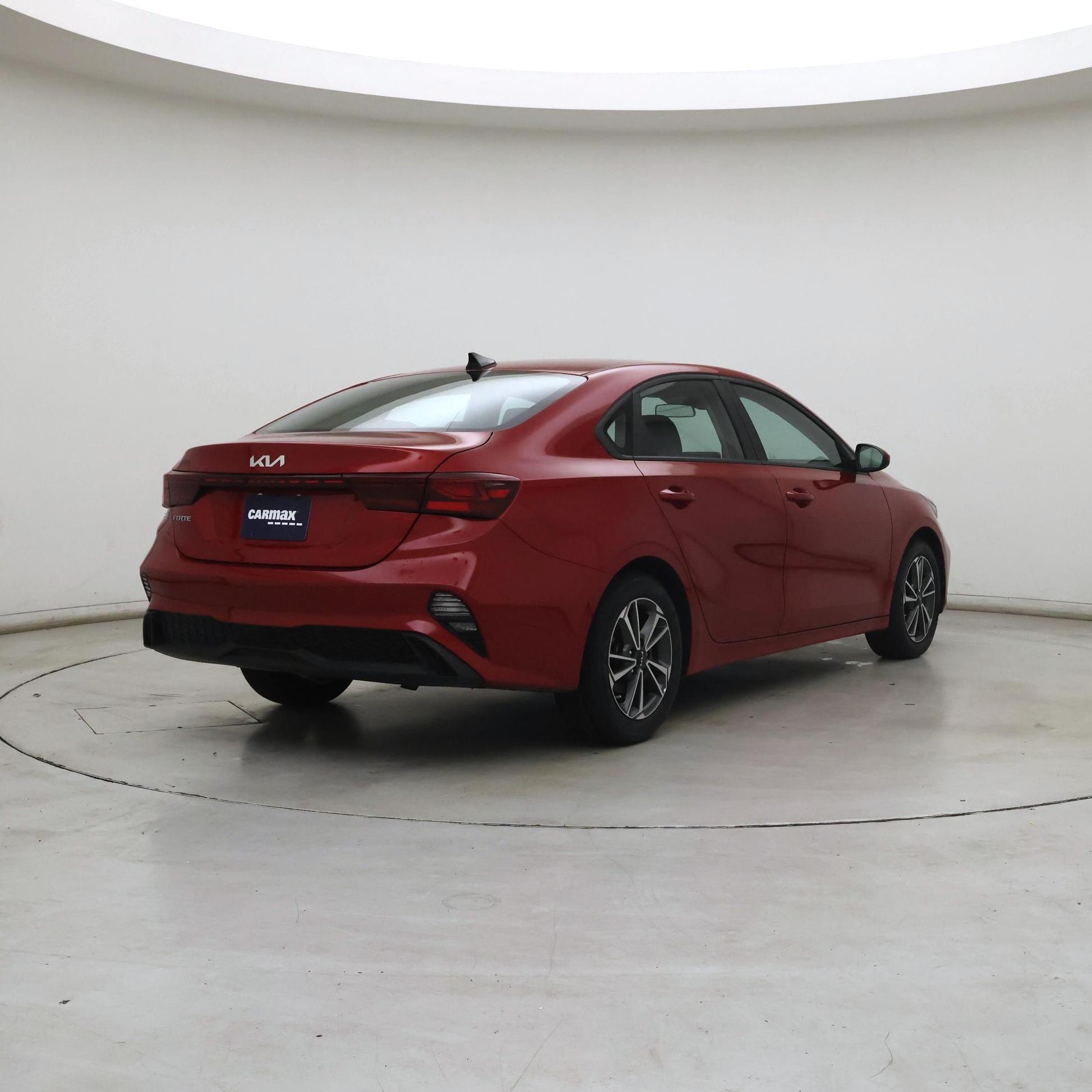 Thumbnail: 2023 Kia Forte - 8