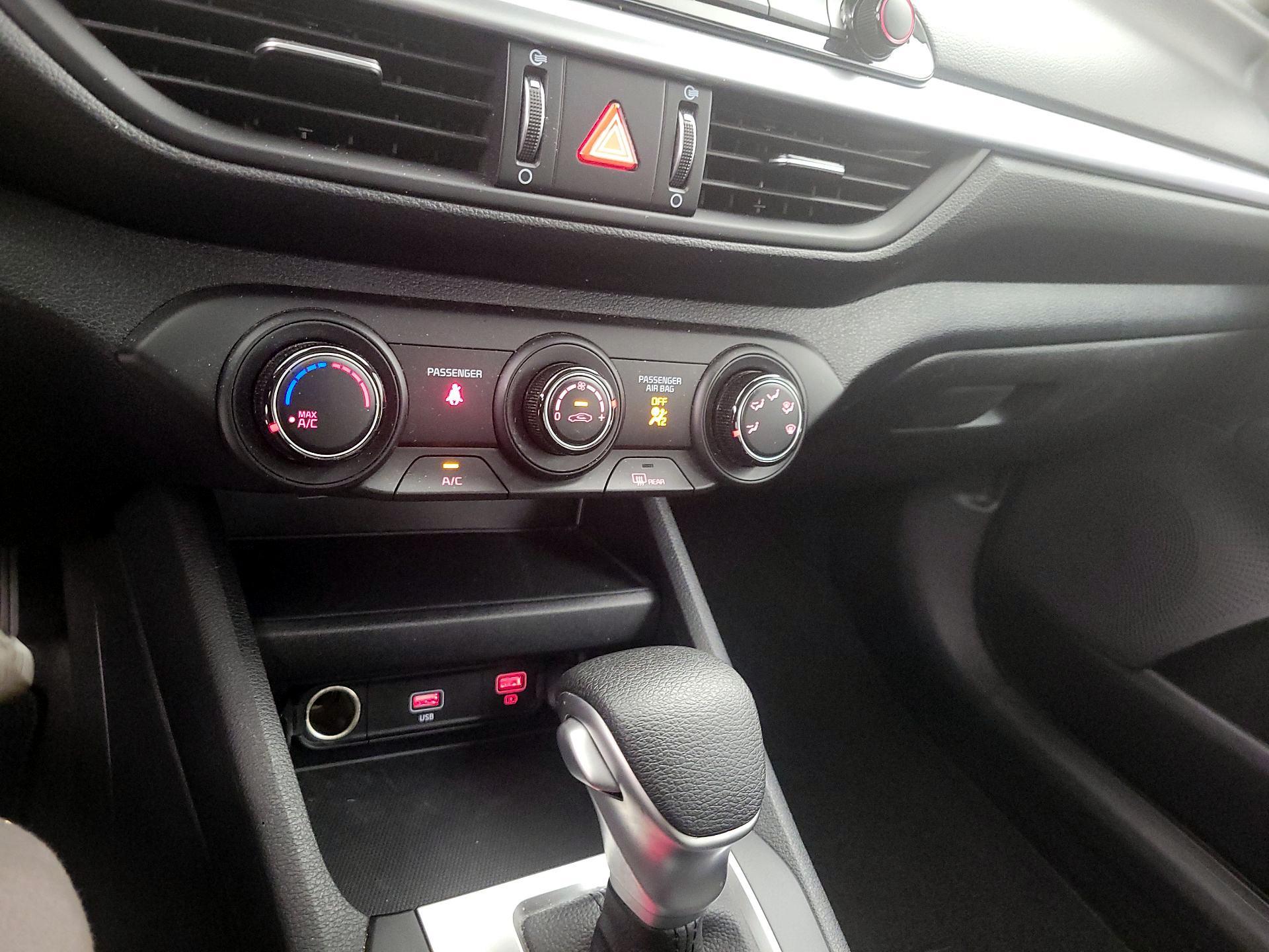 Thumbnail: 2024 Kia Forte - 16