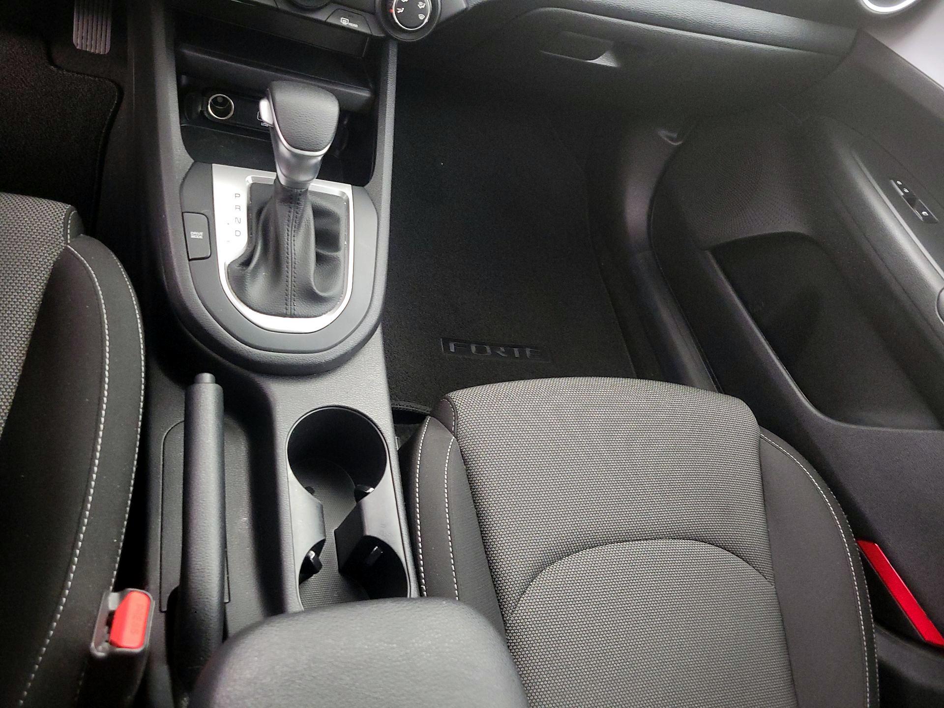 Thumbnail: 2024 Kia Forte - 17
