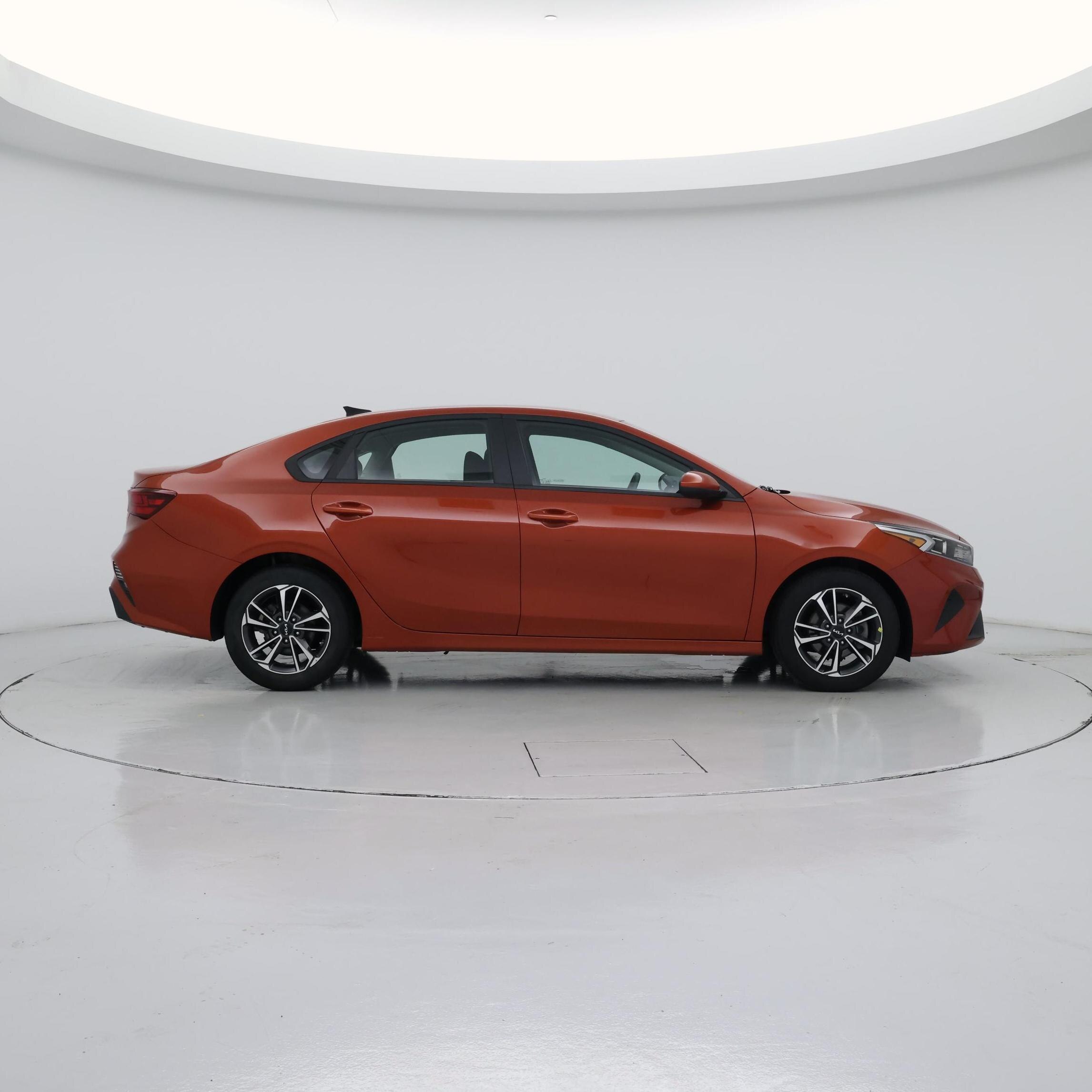 Thumbnail: 2024 Kia Forte - 7