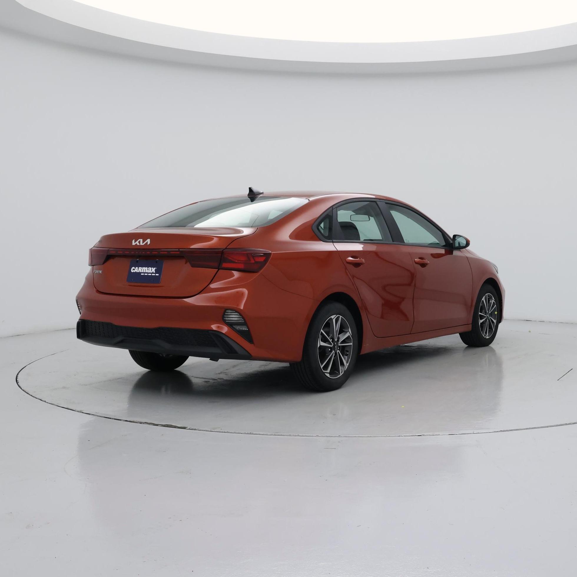 Thumbnail: 2024 Kia Forte - 8