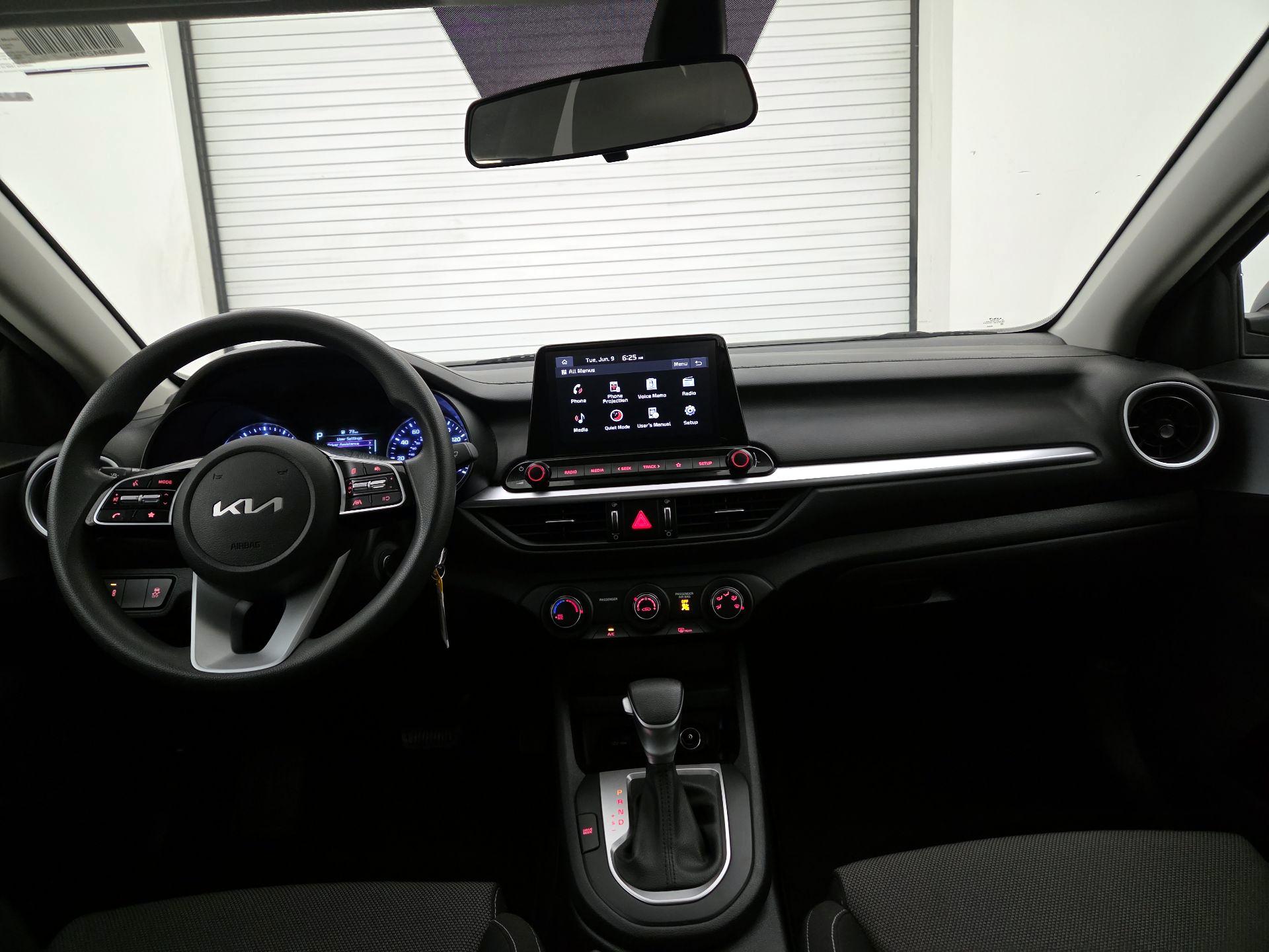 Thumbnail: 2023 Kia Forte - 9