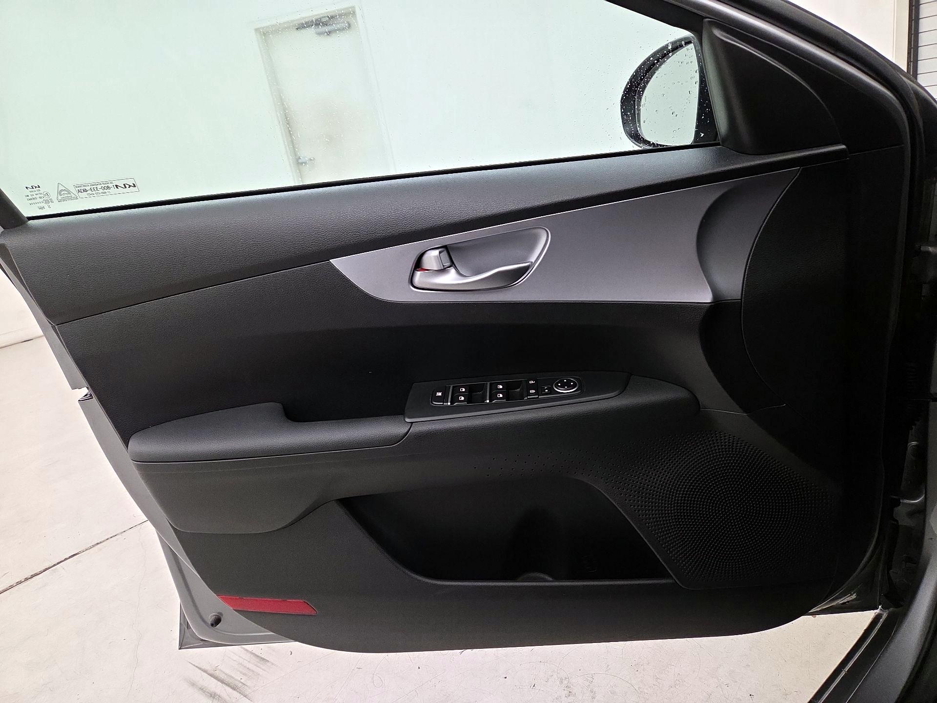 Thumbnail: 2023 Kia Forte - 12