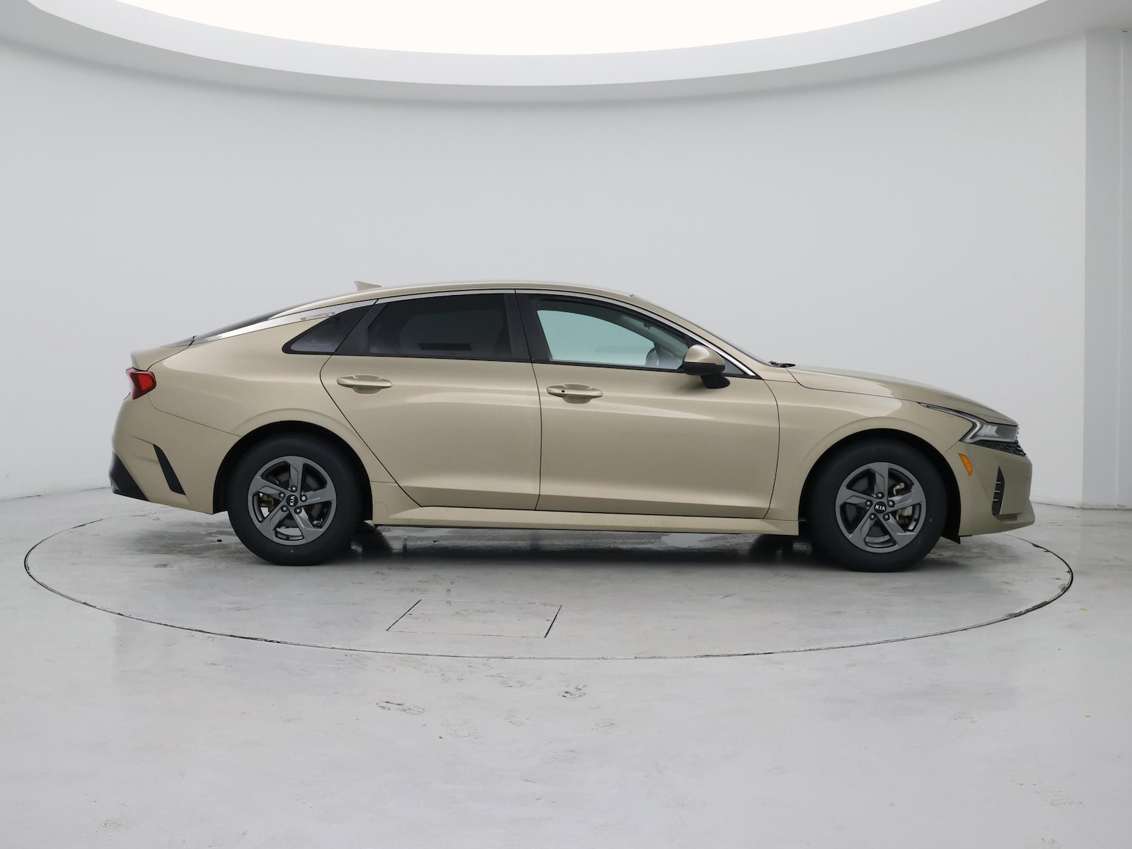 2021 Kia K5 LXS - Photo 8