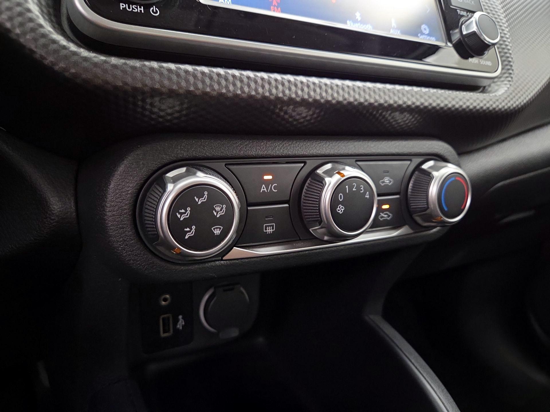 Thumbnail: 2020 Nissan Kicks - 16