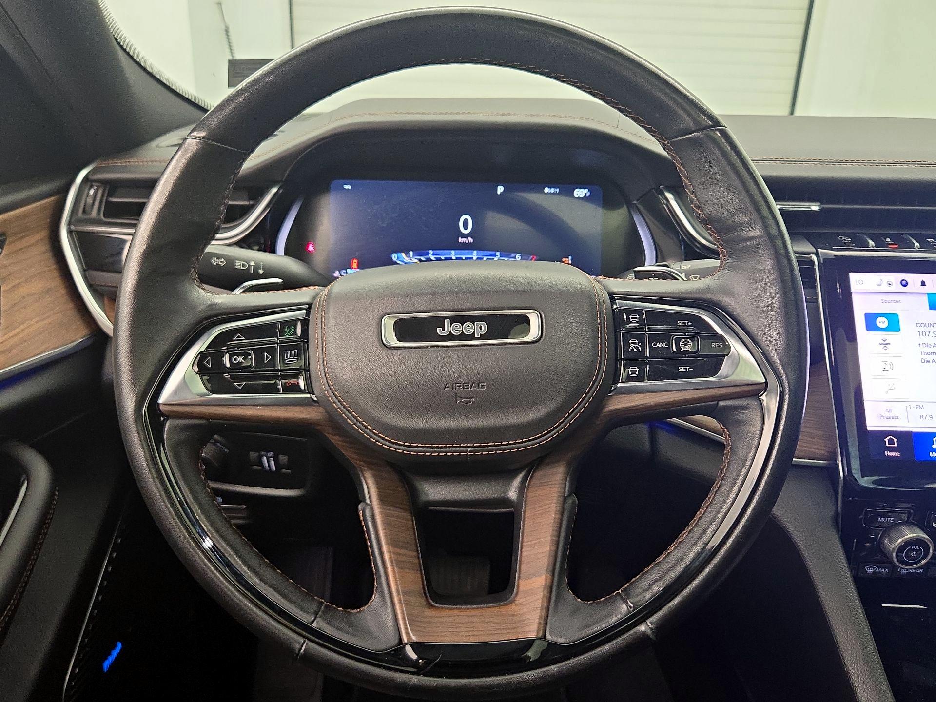 Thumbnail: 2023 Jeep Grand Cherokee - 10