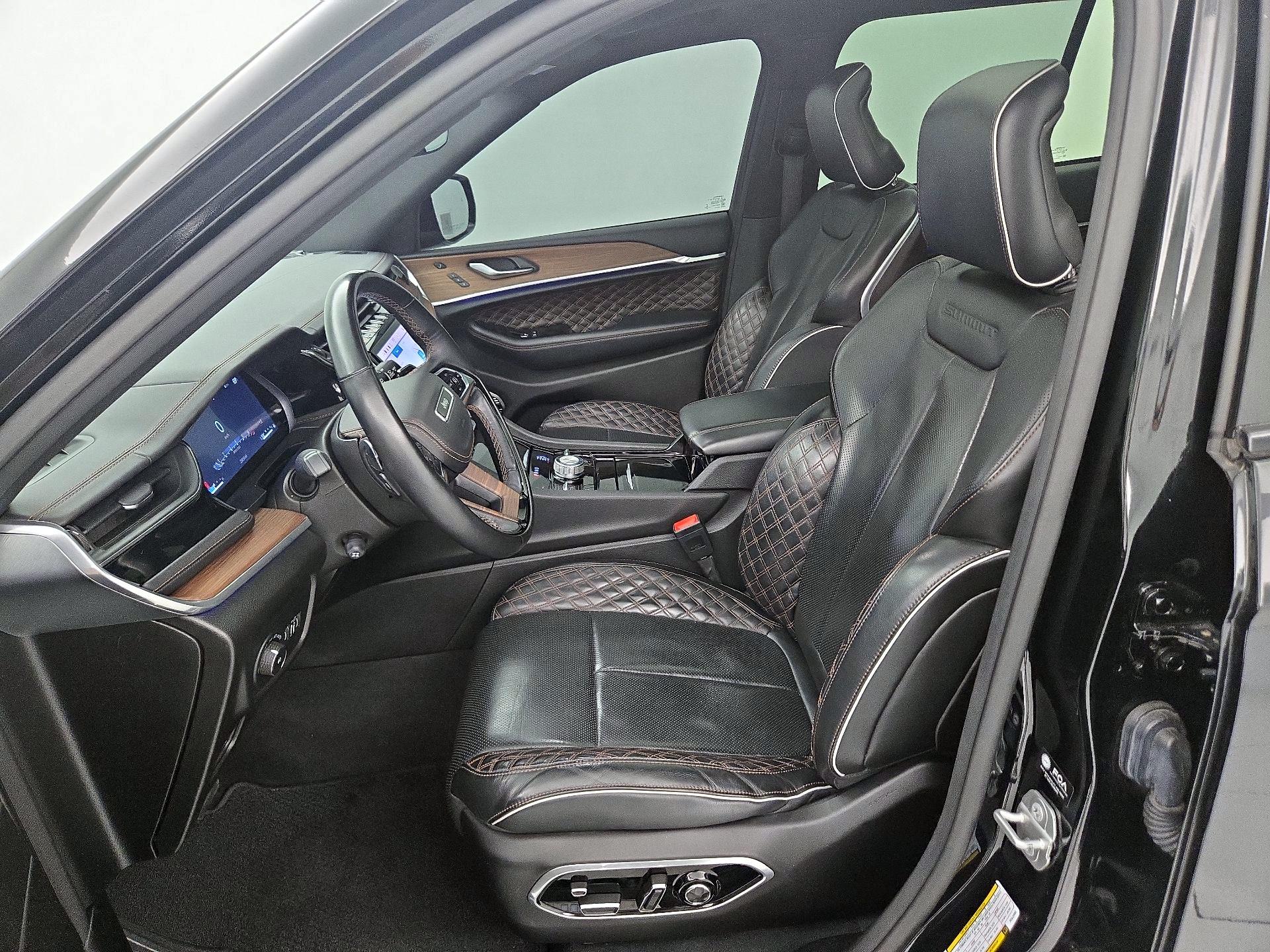 Thumbnail: 2023 Jeep Grand Cherokee - 11
