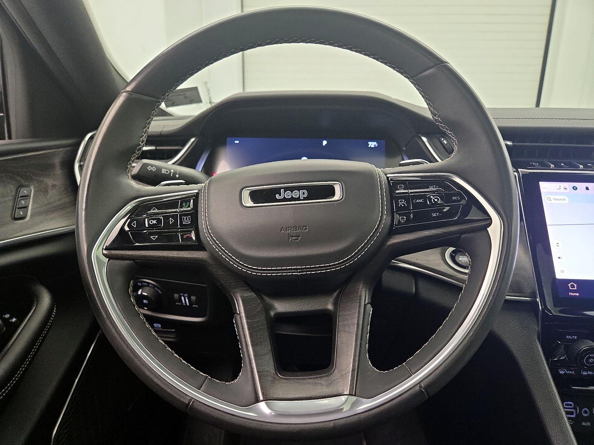 Thumbnail: 2023 Jeep Grand Cherokee - 10
