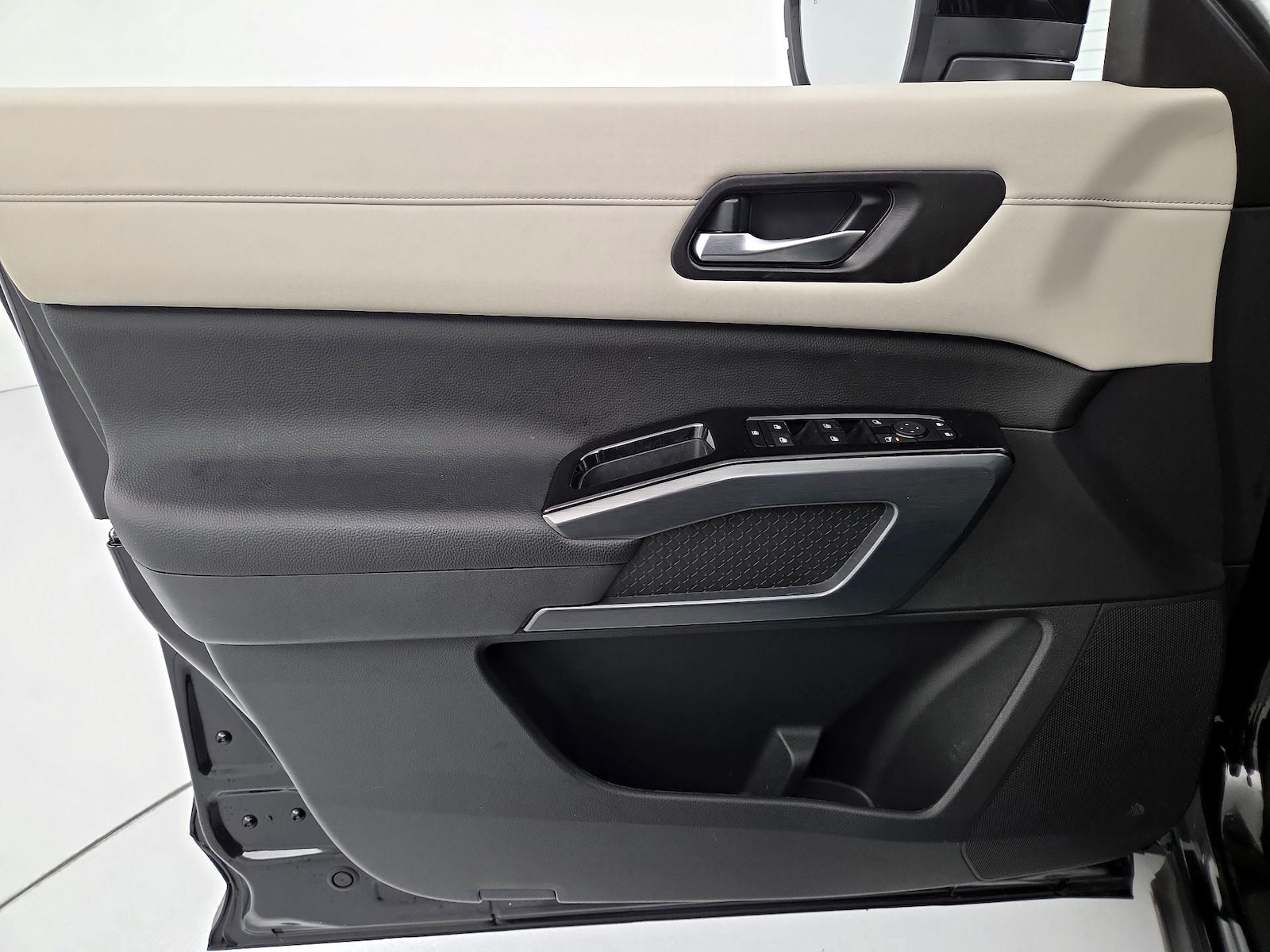 2024 Nissan Pathfinder SL - Photo 13
