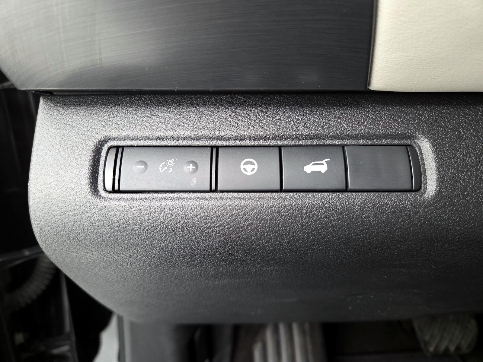 2024 Nissan Pathfinder SL - Photo 14