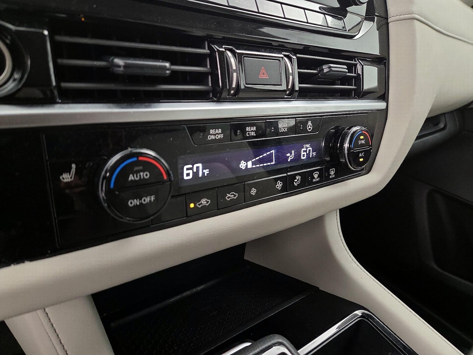 2024 Nissan Pathfinder SL - Photo 18
