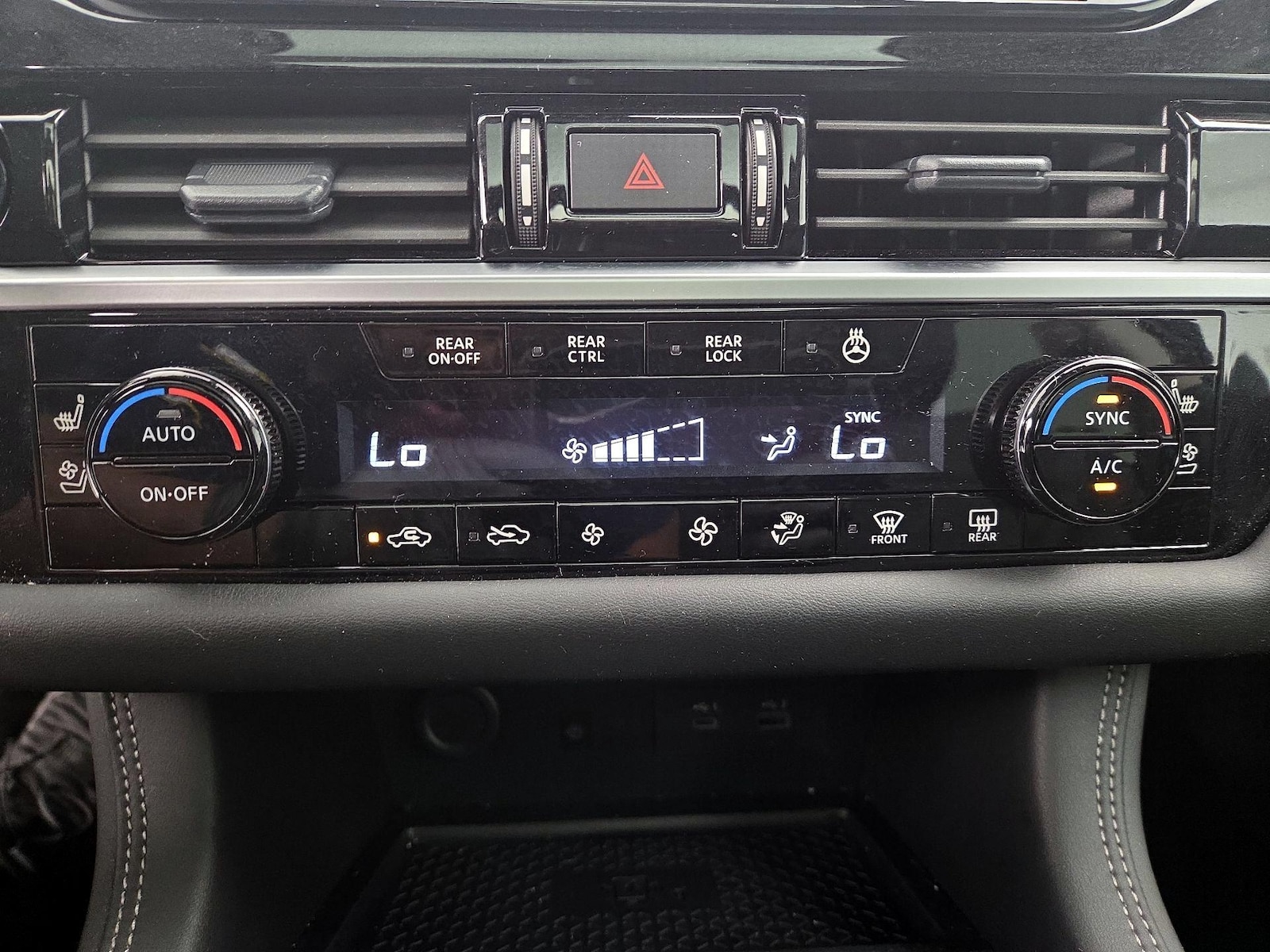 2025 Nissan Pathfinder Platinum - Photo 18